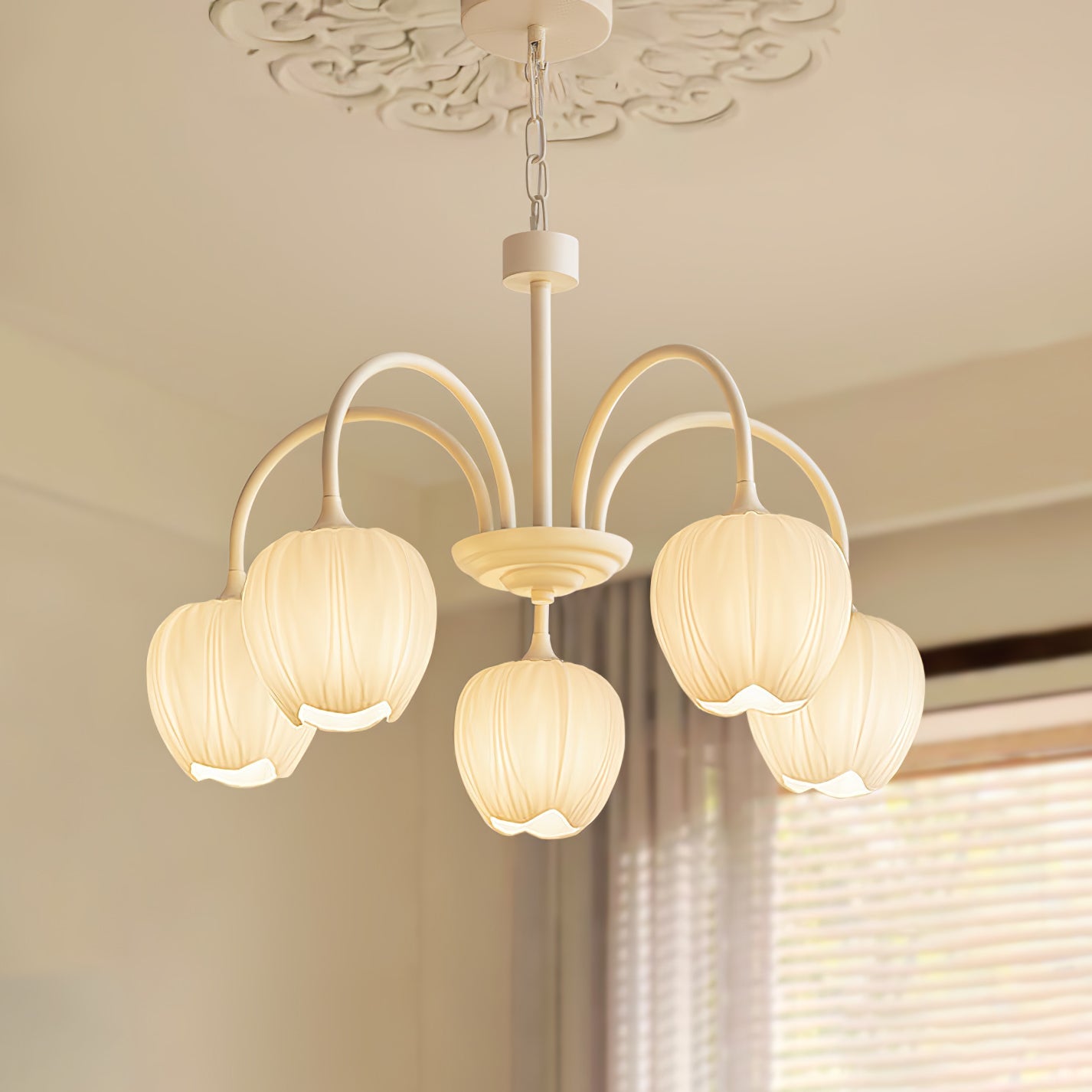 Tulip Matcha Chandelier - Elegant Design with Adjustable Brightness