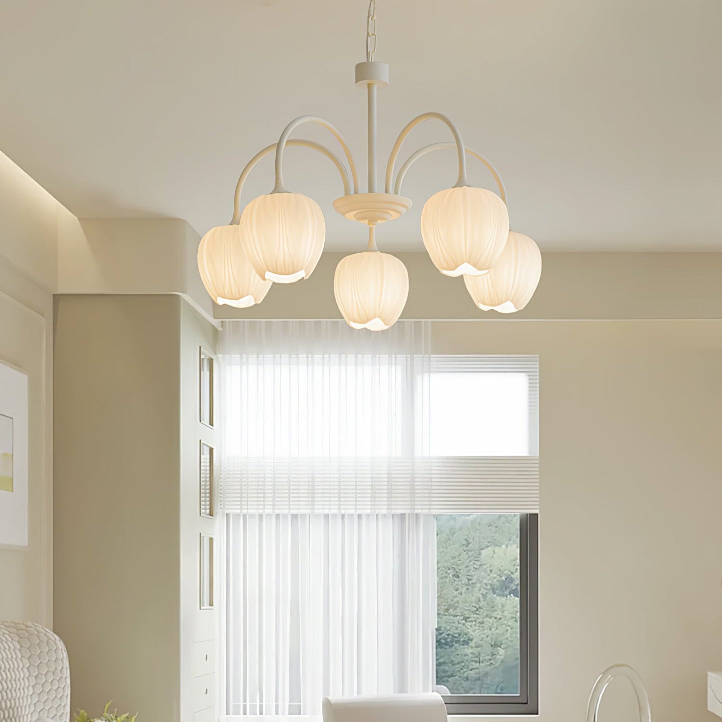Tulip Matcha Chandelier - Elegant Design with Adjustable Brightness