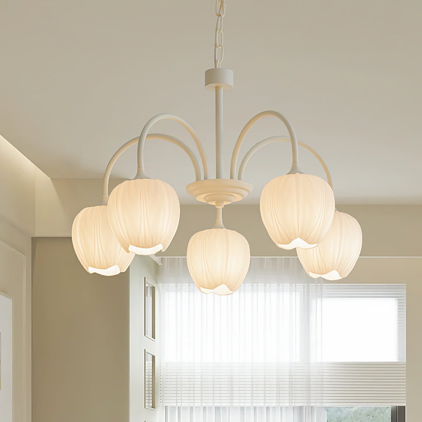 Tulip Matcha Chandelier - Elegant Design with Adjustable Brightness