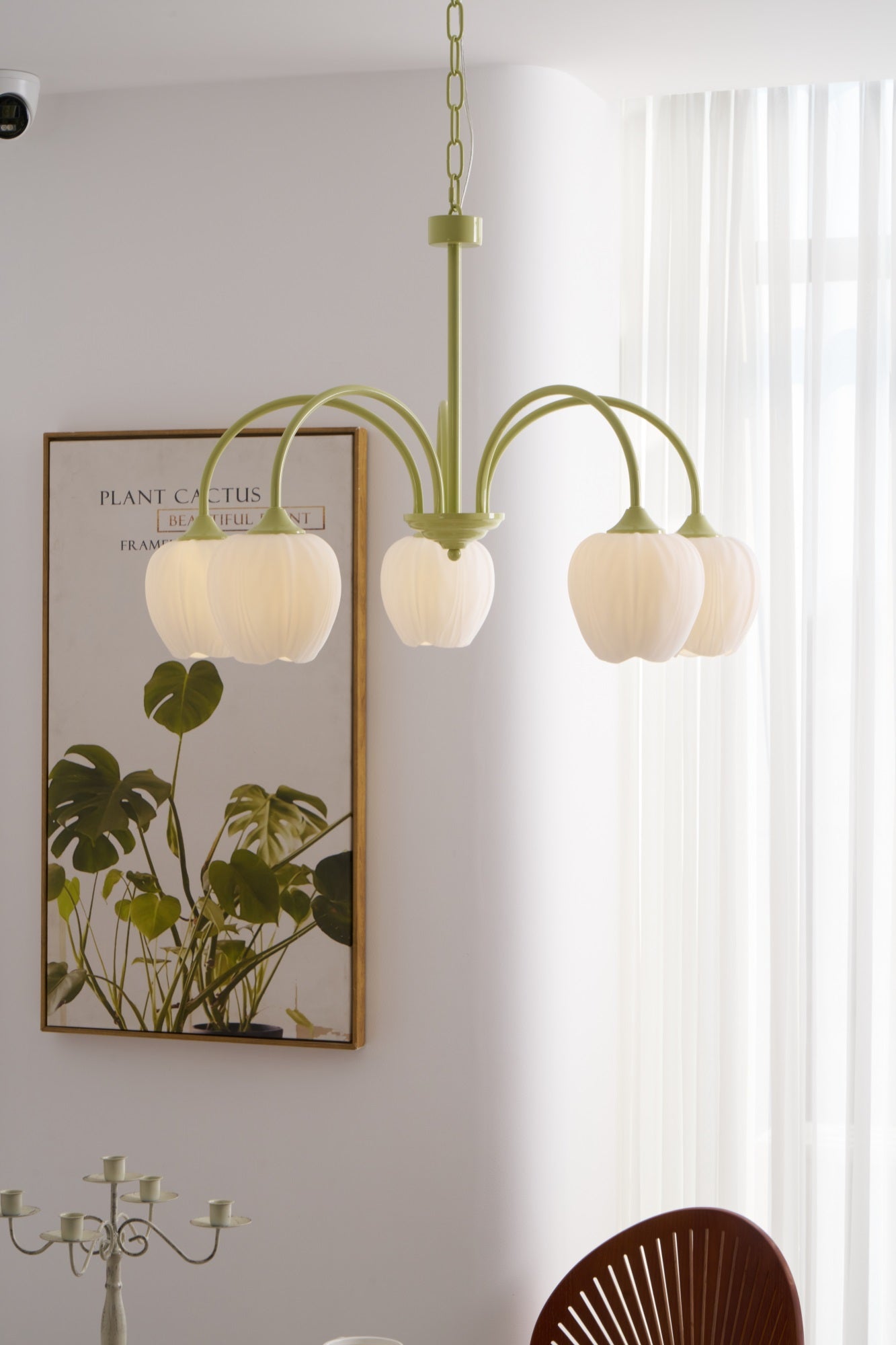 Tulip Matcha Chandelier - Elegant Design with Adjustable Brightness