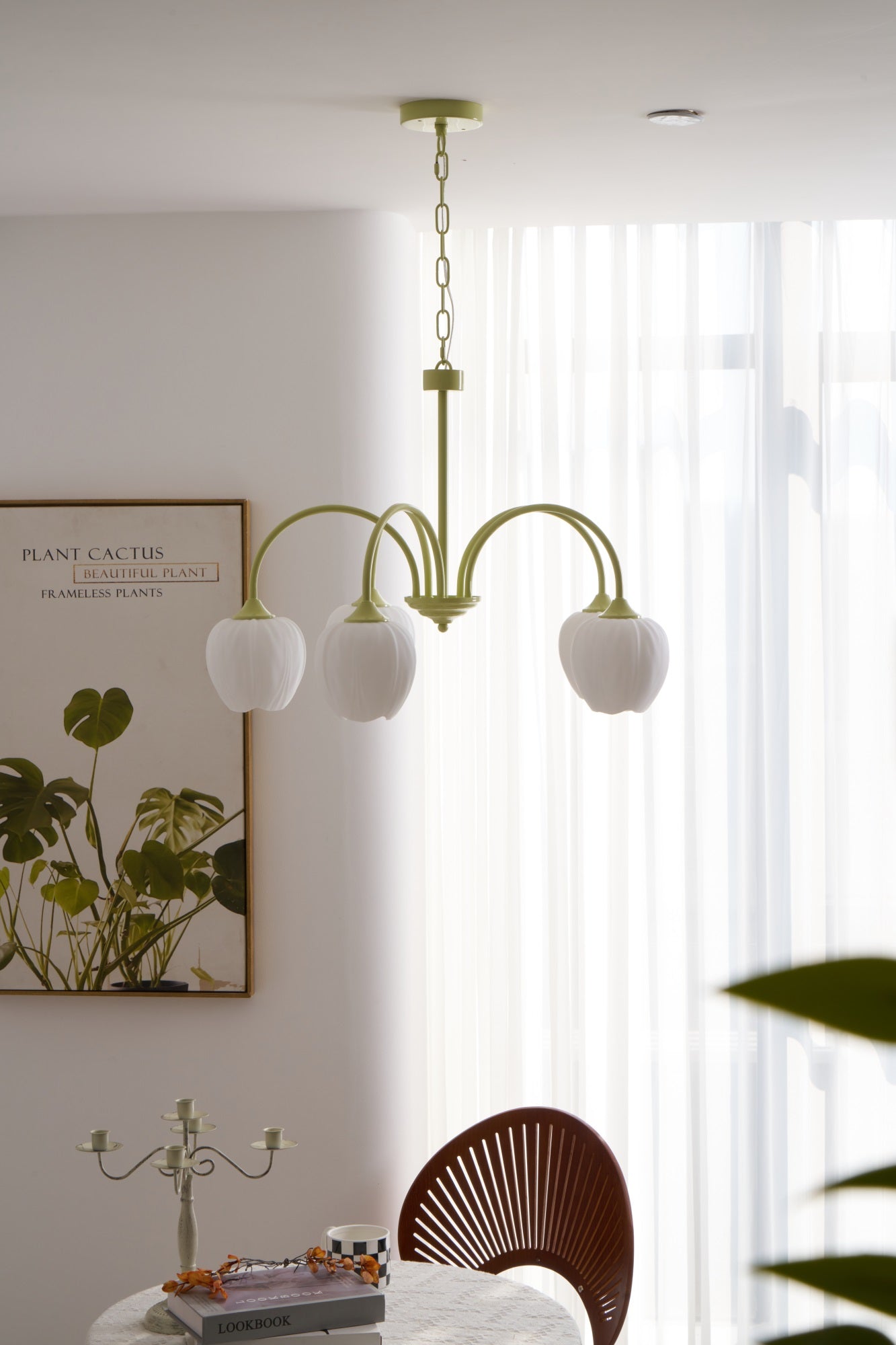 Tulip Matcha Chandelier - Elegant Design with Adjustable Brightness