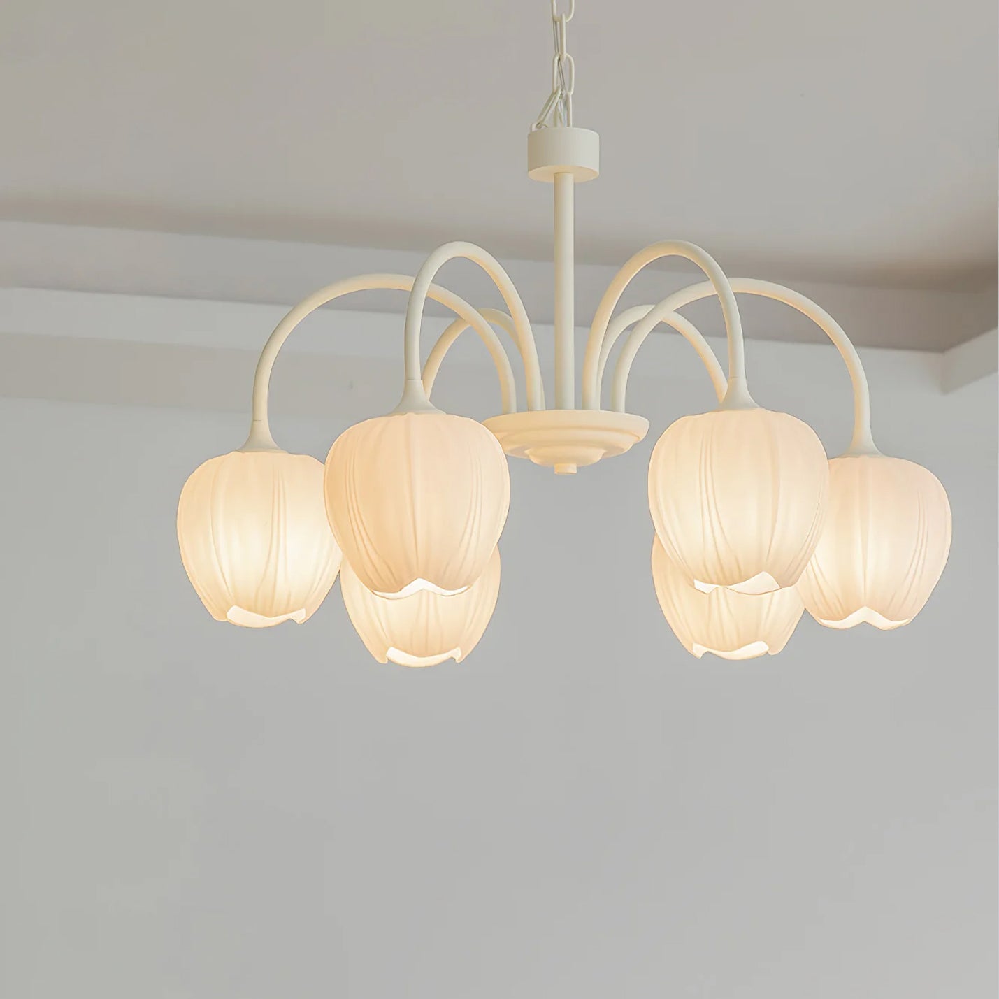 Tulip Matcha Chandelier - Elegant Design with Adjustable Brightness