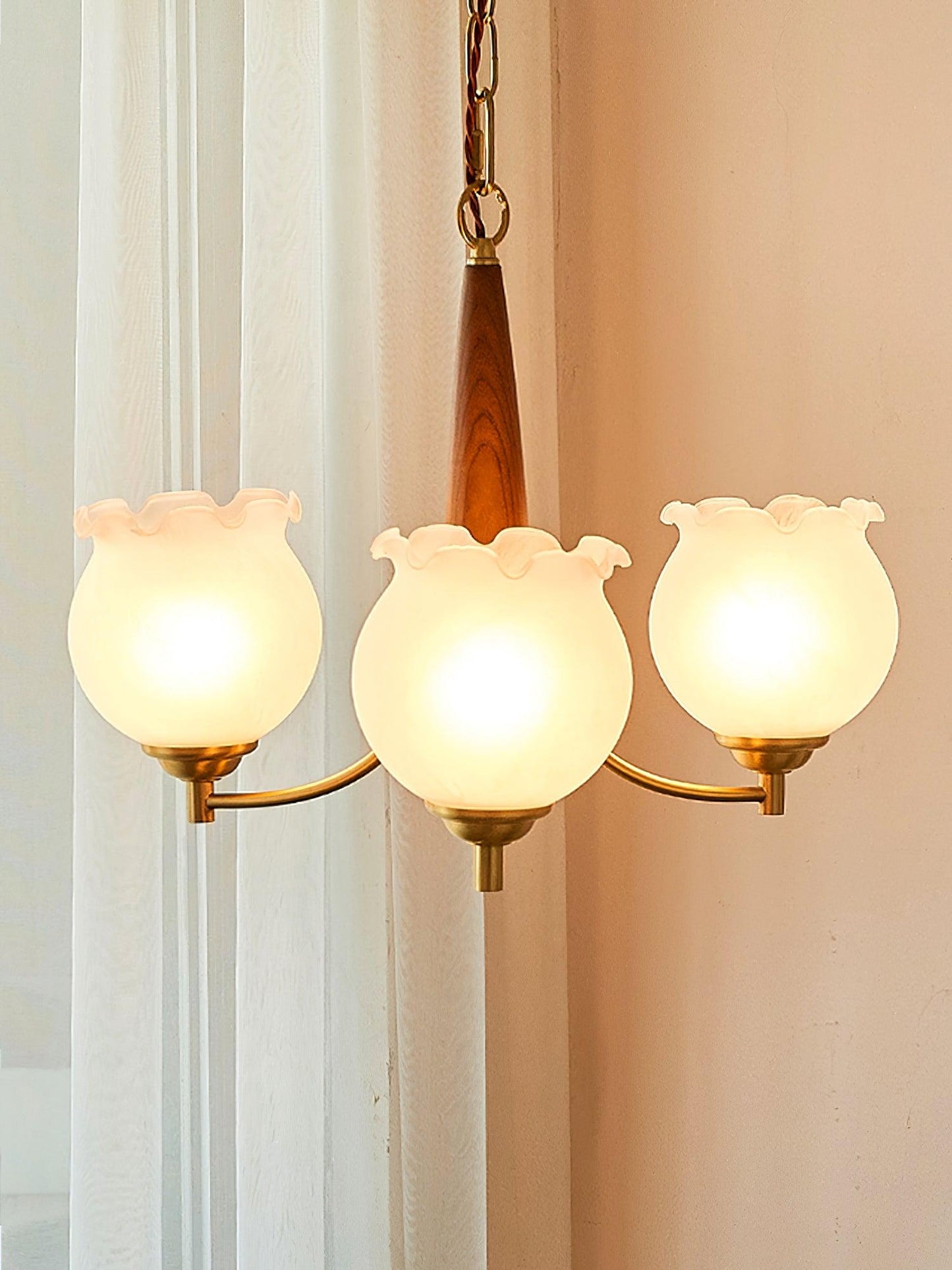 Elegant Tulips Glass Wood Chandelier - Adjustable Height & Soft Lighti