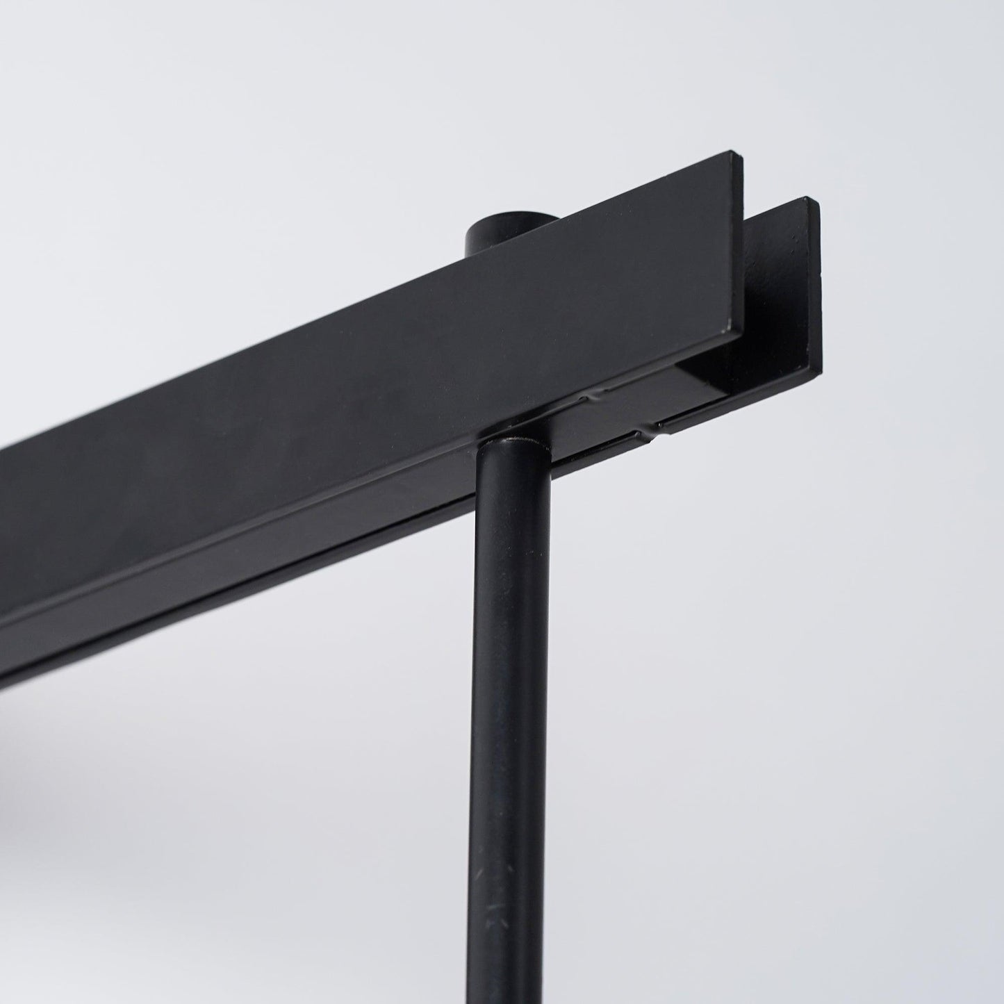 Vadim Wall Lamp - Adjustable Light Direction, Sleek Modern Design