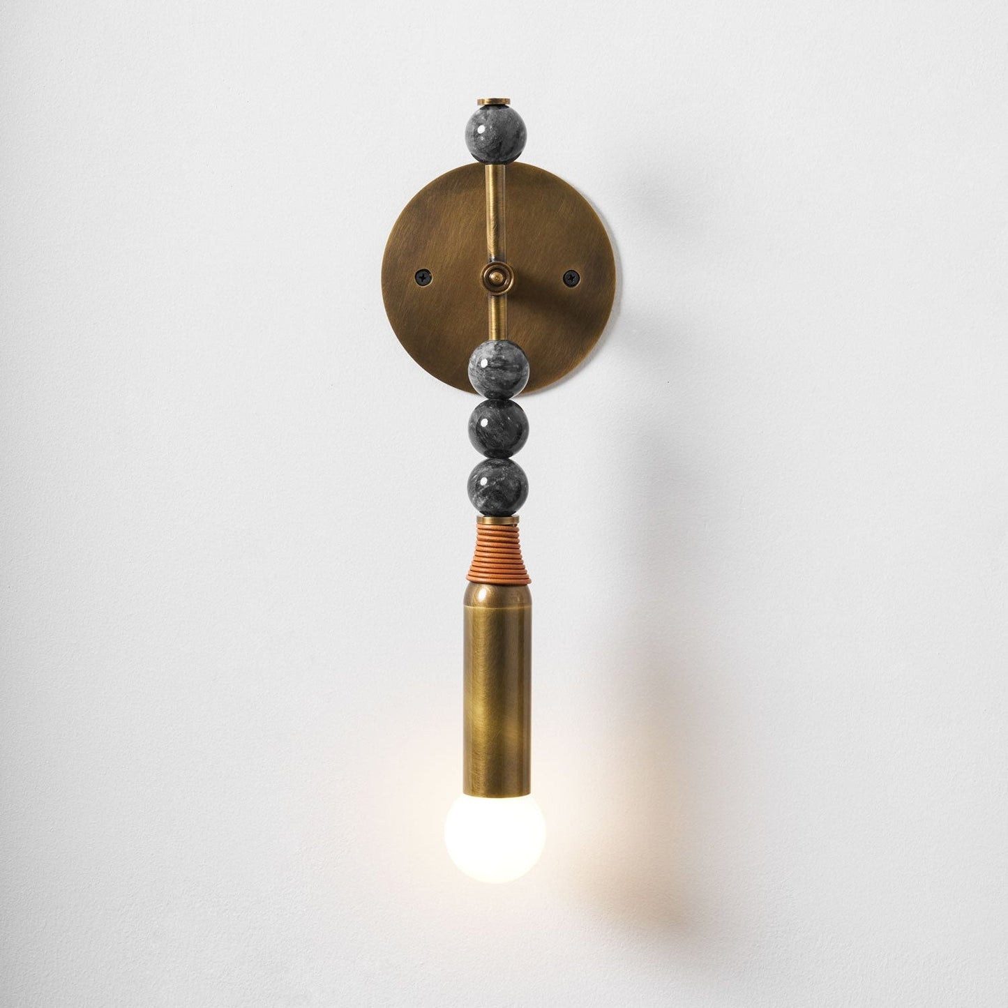 Toam Professional Wall Lamp - Adjustable Brightness & Modern Design