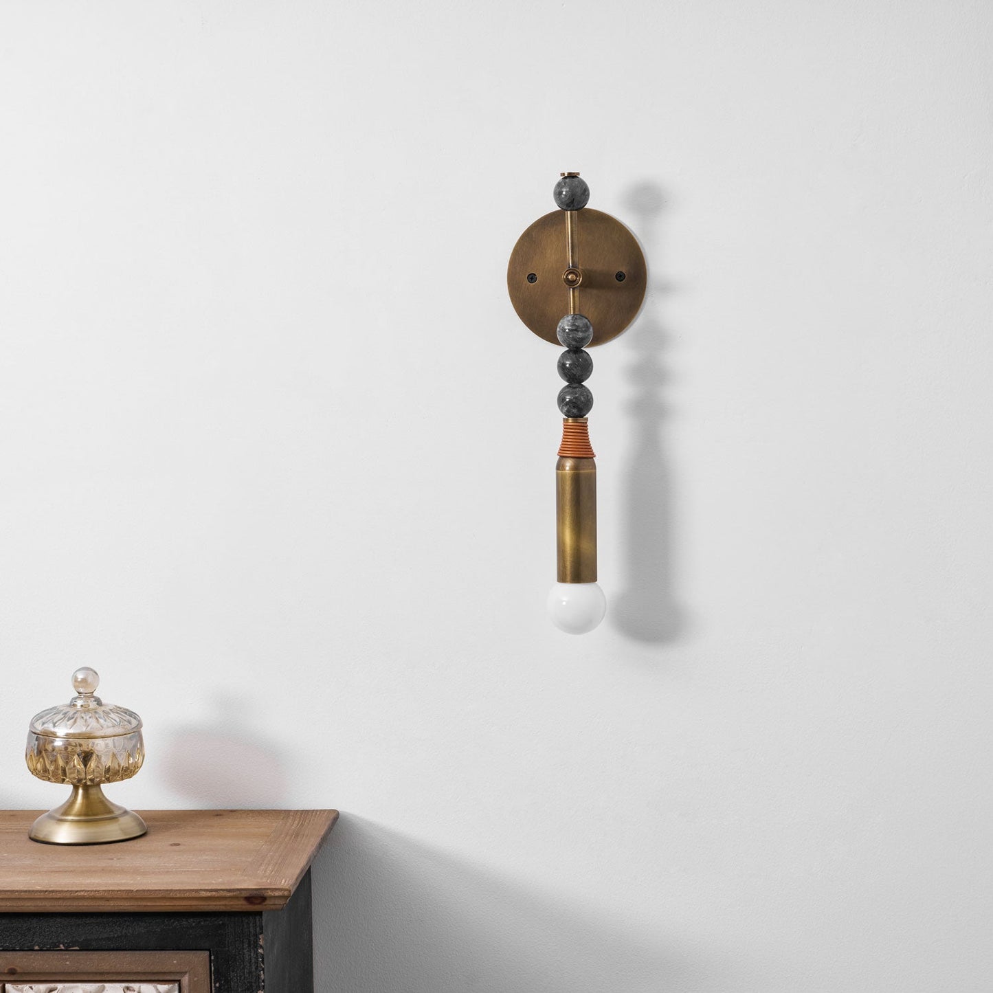 Toam Professional Wall Lamp - Adjustable Brightness & Modern Design