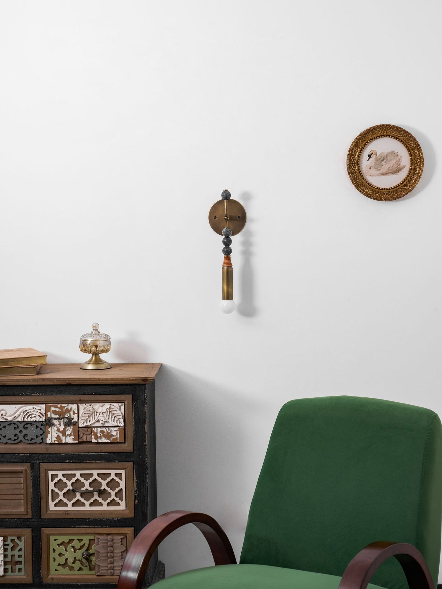 Toam Professional Wall Lamp - Adjustable Brightness & Modern Design