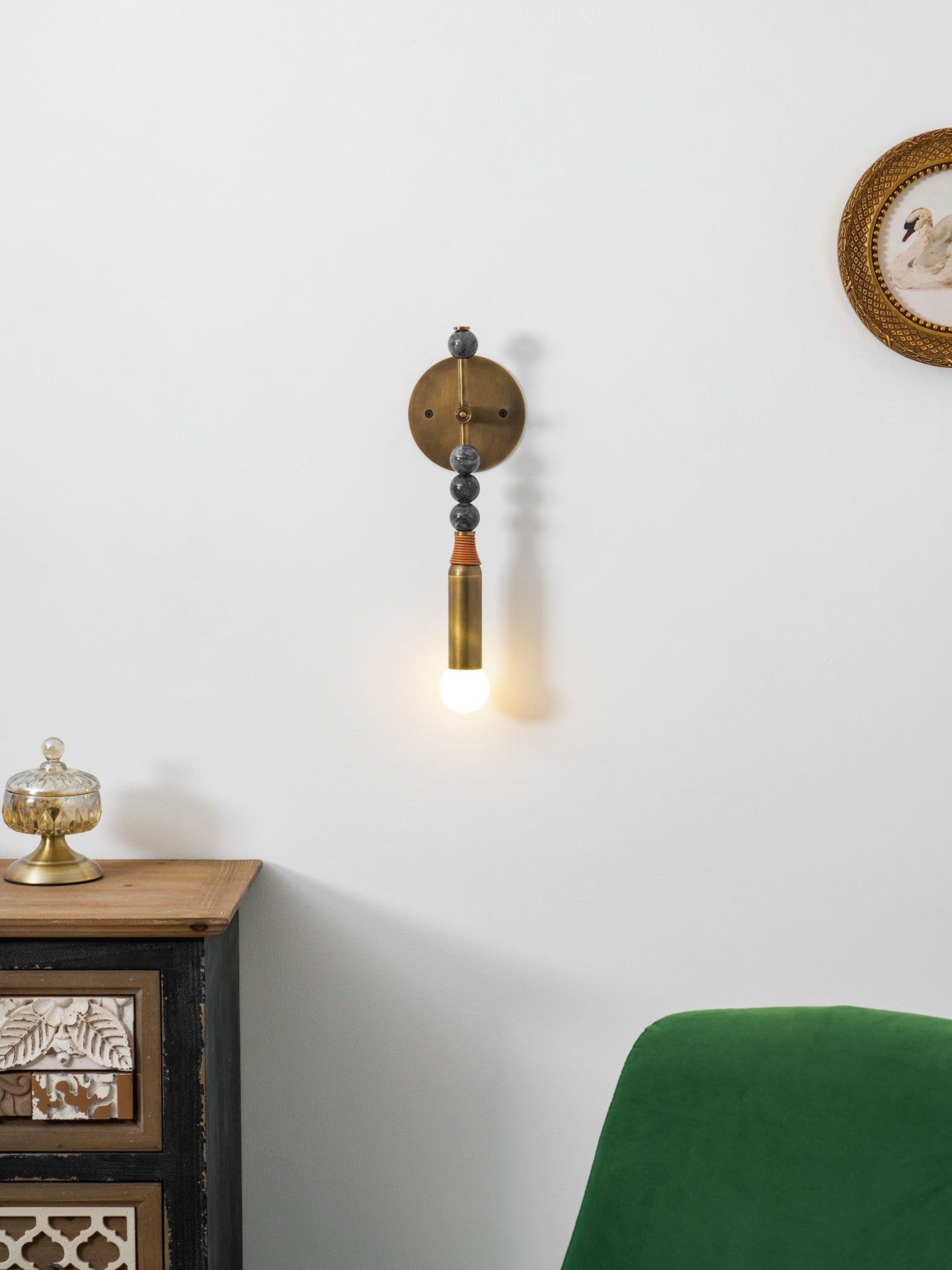 Toam Professional Wall Lamp - Adjustable Brightness & Modern Design