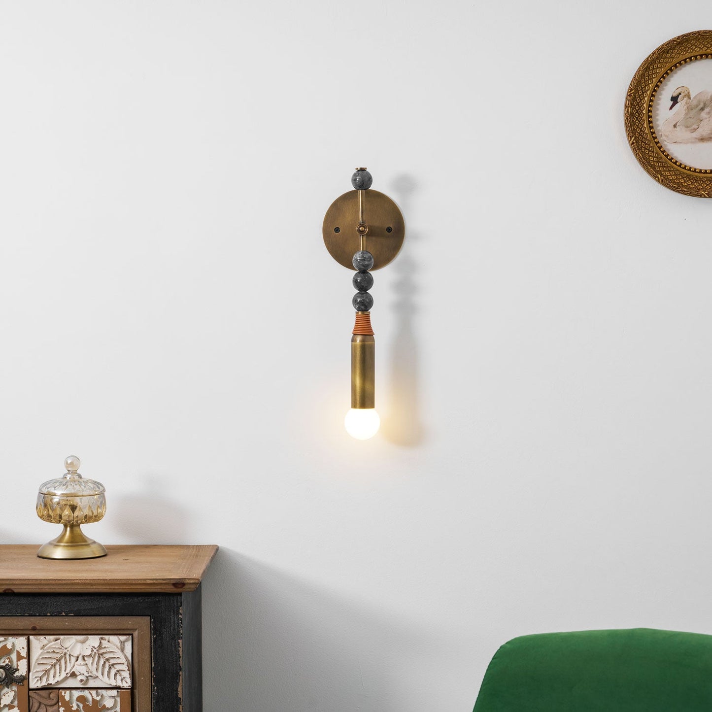 Toam Professional Wall Lamp - Adjustable Brightness & Modern Design