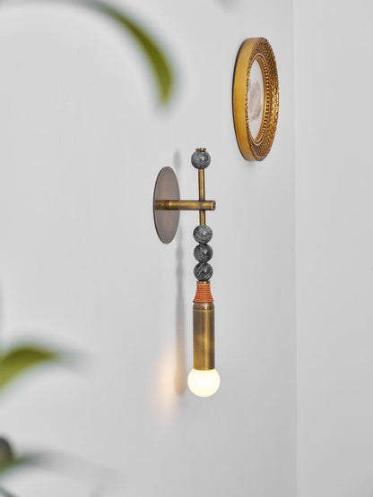 Toam Professional Wall Lamp - Adjustable Brightness & Modern Design