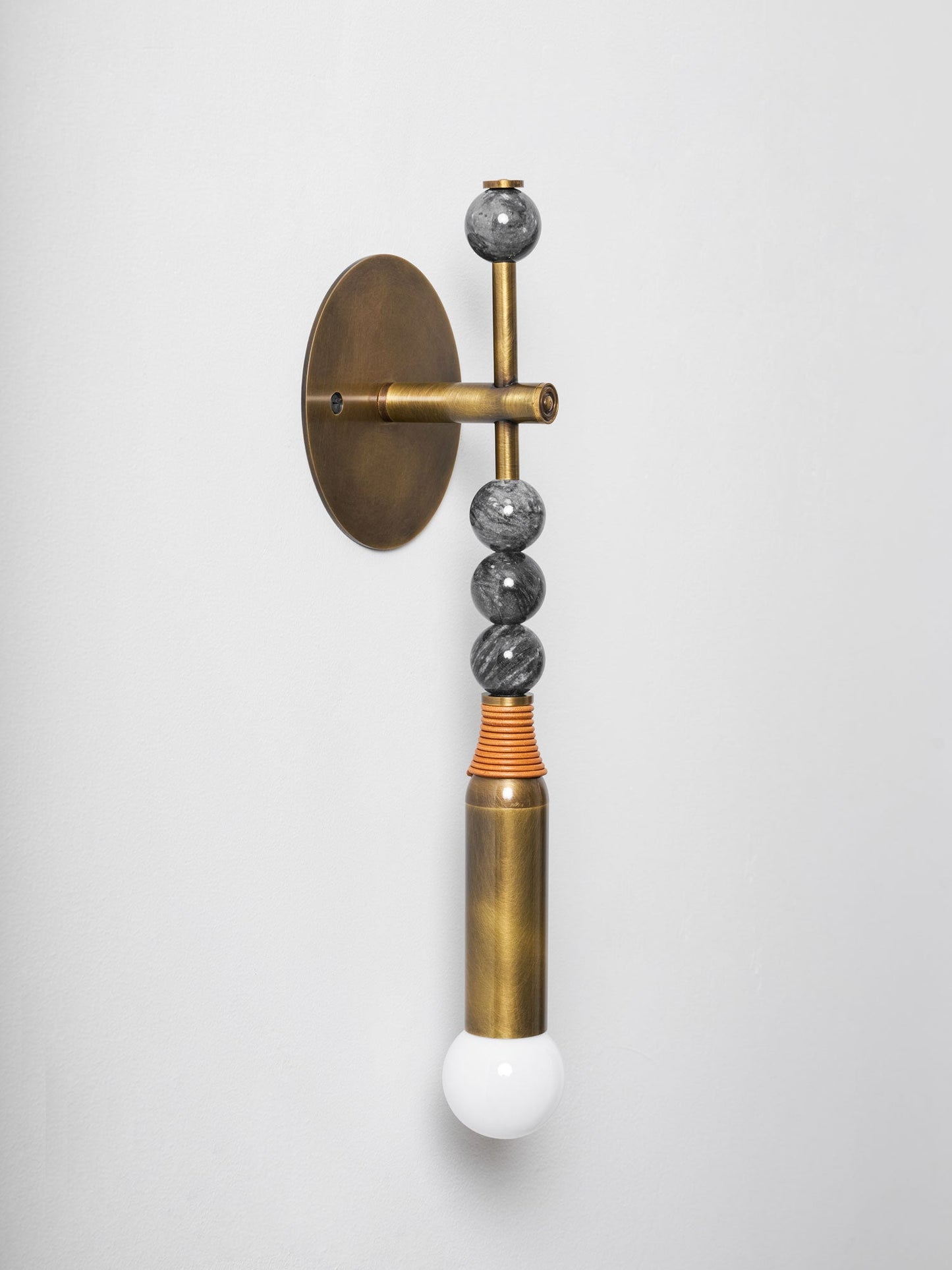 Toam Professional Wall Lamp - Adjustable Brightness & Modern Design