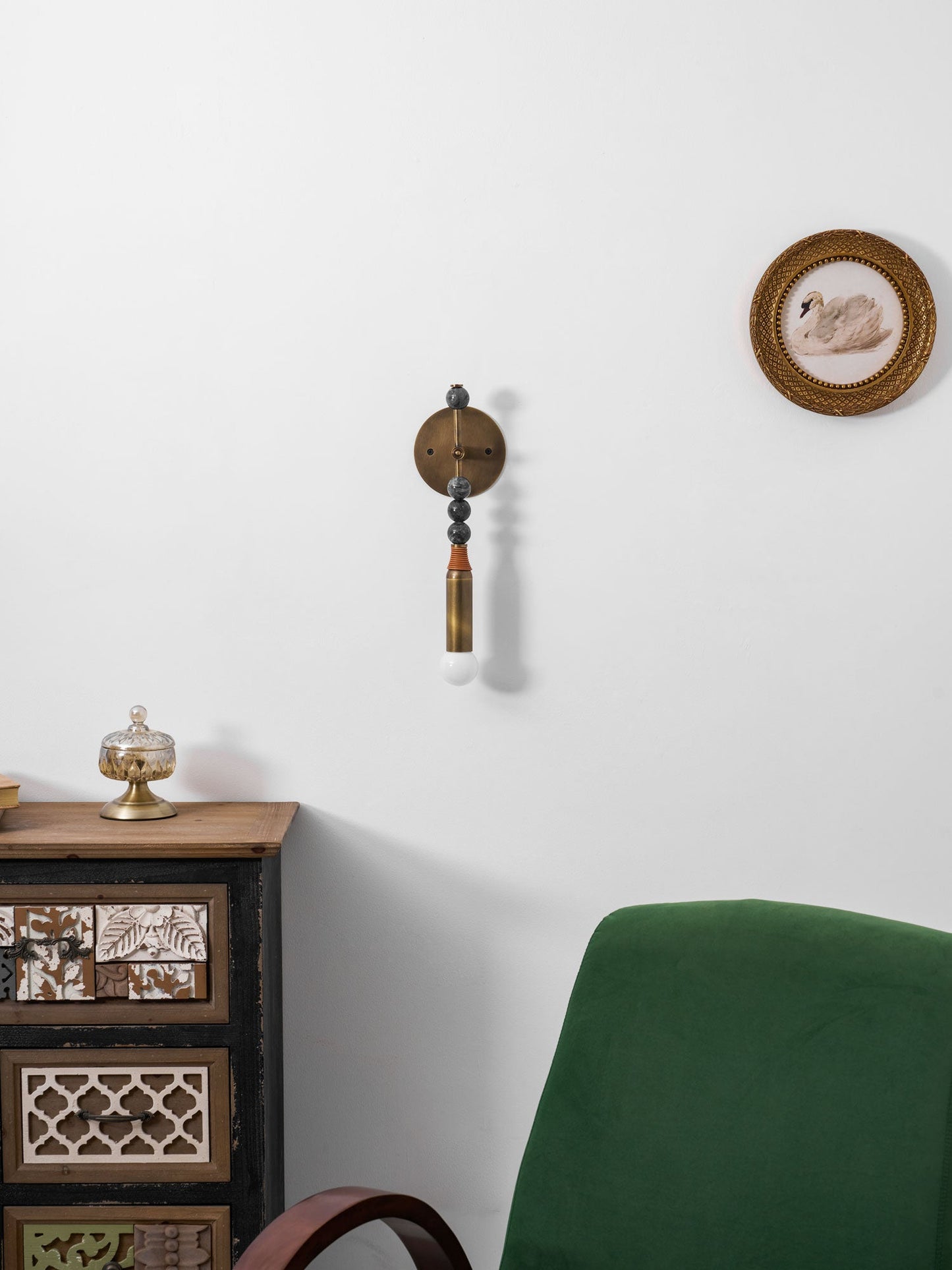 Toam Professional Wall Lamp - Adjustable Brightness & Modern Design