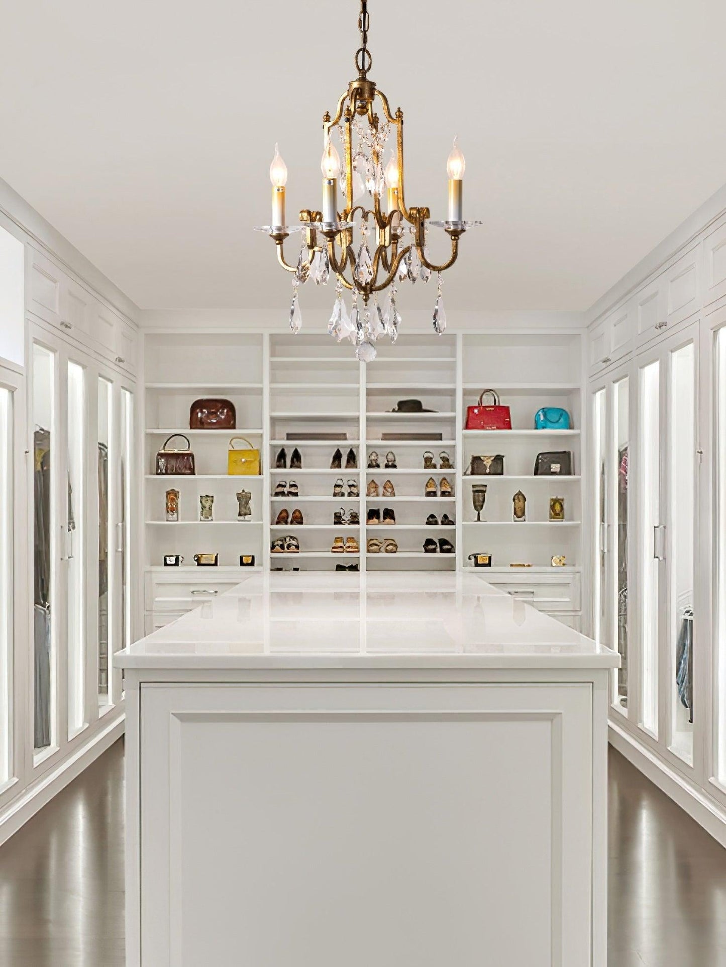 Valentina Chandelier - Elegant Design with Adjustable Height & LED Lig