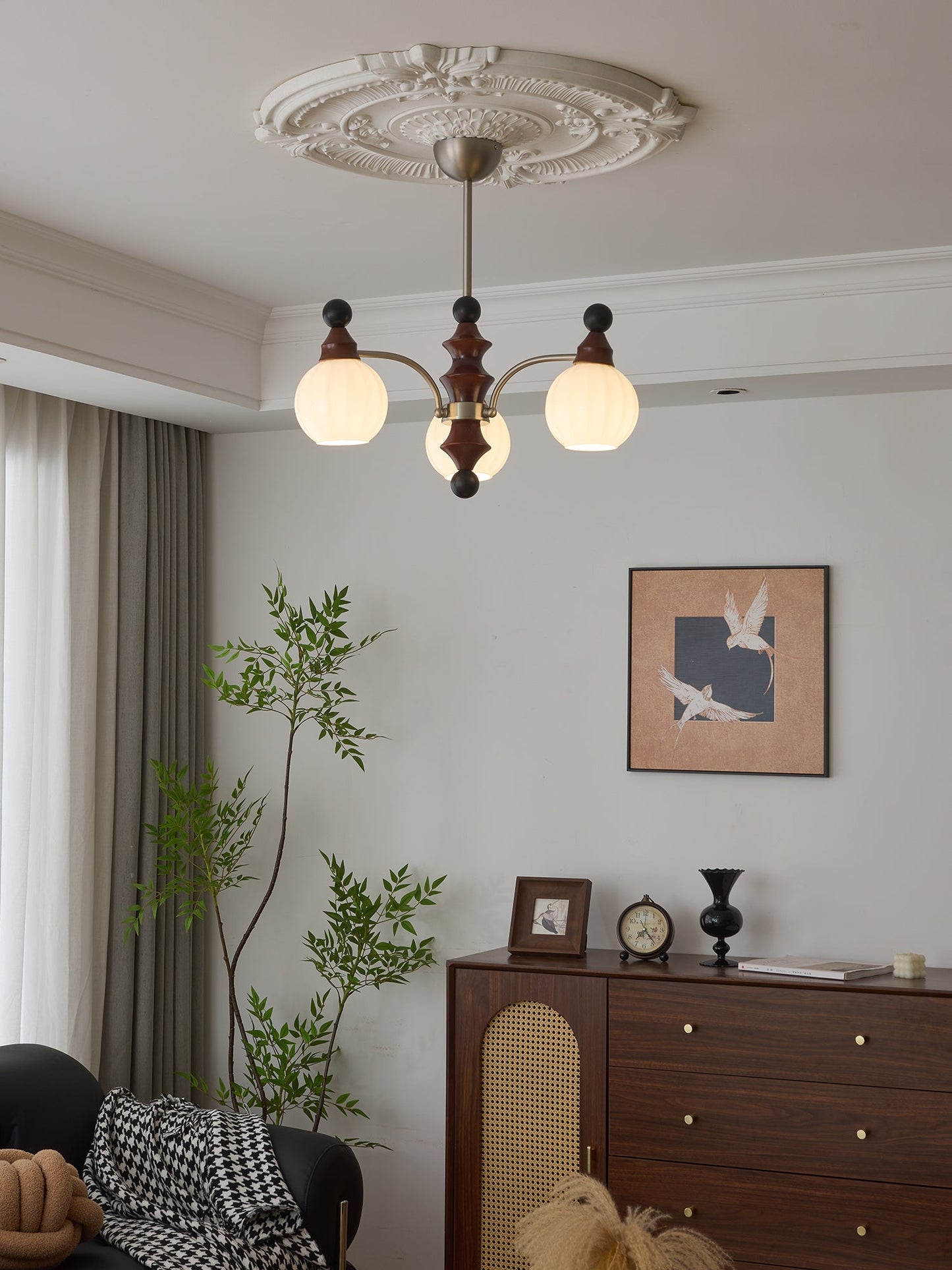 Valerio Chandelier - Elegant Lighting Fixture with Adjustable Height &