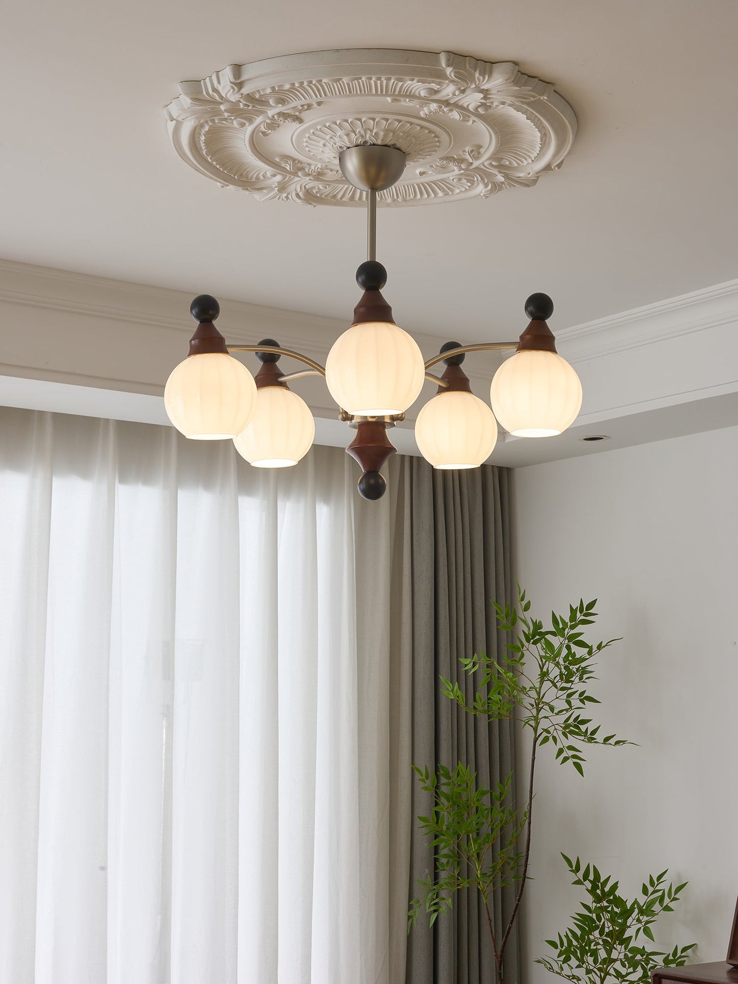 Valerio Chandelier - Elegant Lighting Fixture with Adjustable Height &