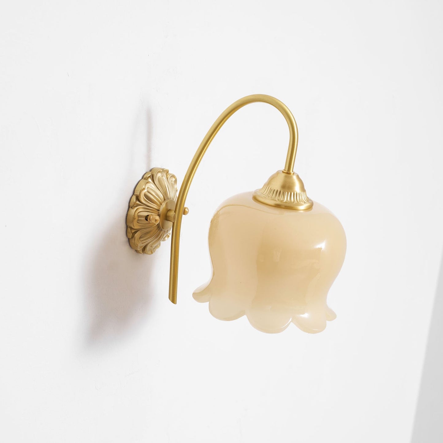 Valley Flower Wall Lamp - Adjustable Brightness, Elegant Floral Design