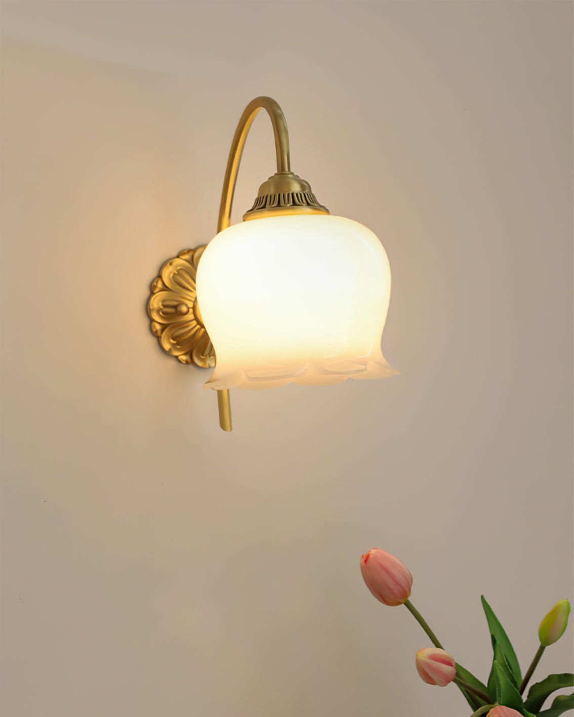 Valley Flower Wall Lamp - Adjustable Brightness, Elegant Floral Design