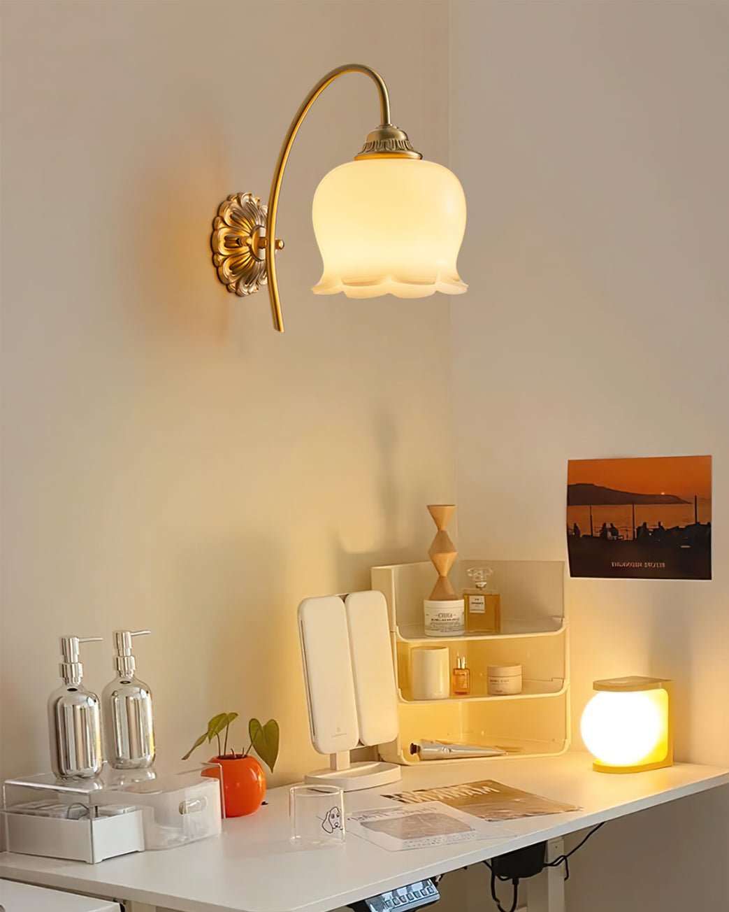 Valley Flower Wall Lamp - Adjustable Brightness, Elegant Floral Design