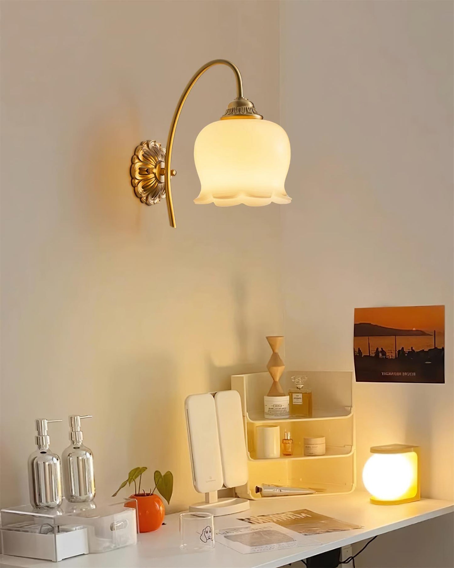 Valley Flower Wall Lamp - Adjustable Brightness, Elegant Floral Design