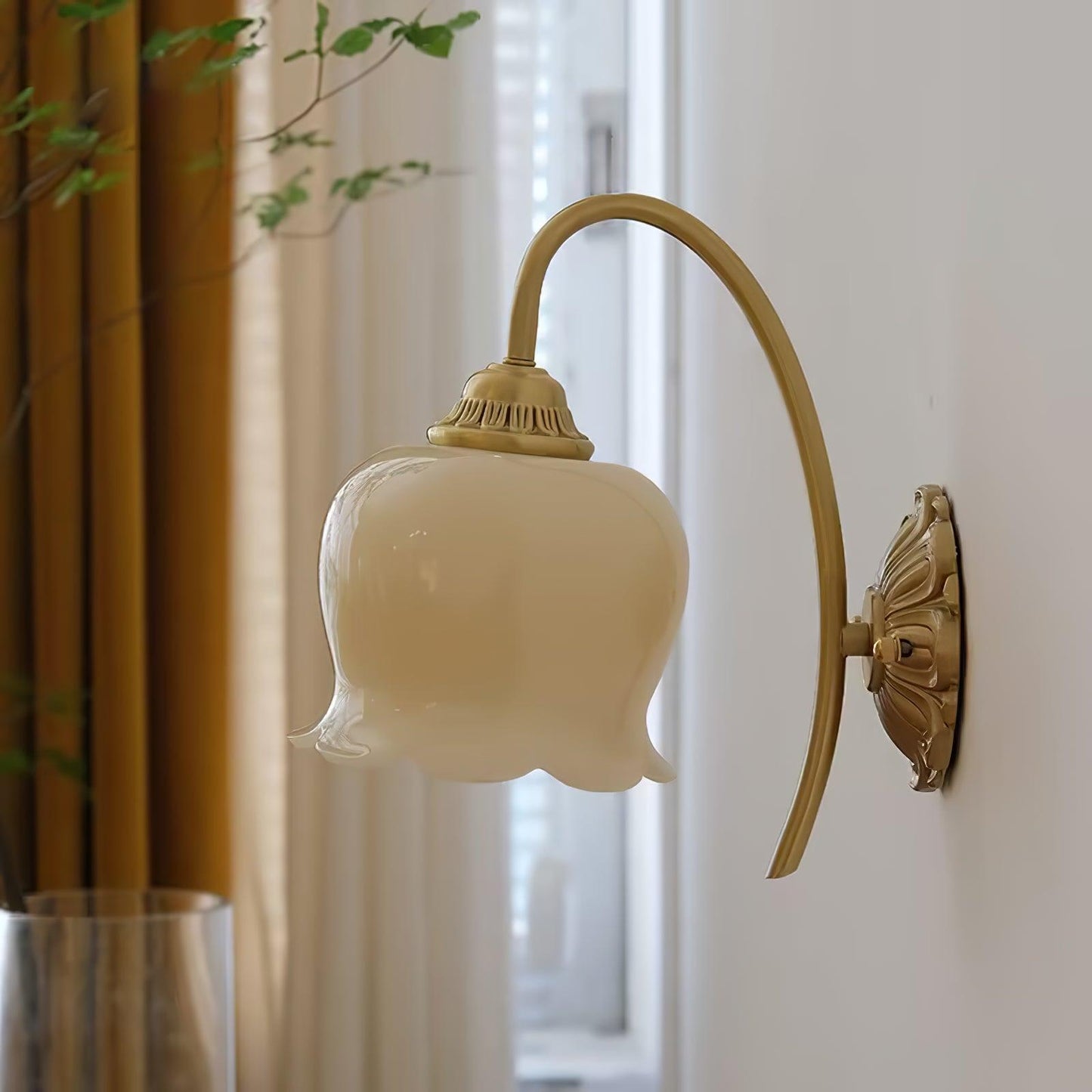 Valley Flower Wall Lamp - Adjustable Brightness, Elegant Floral Design