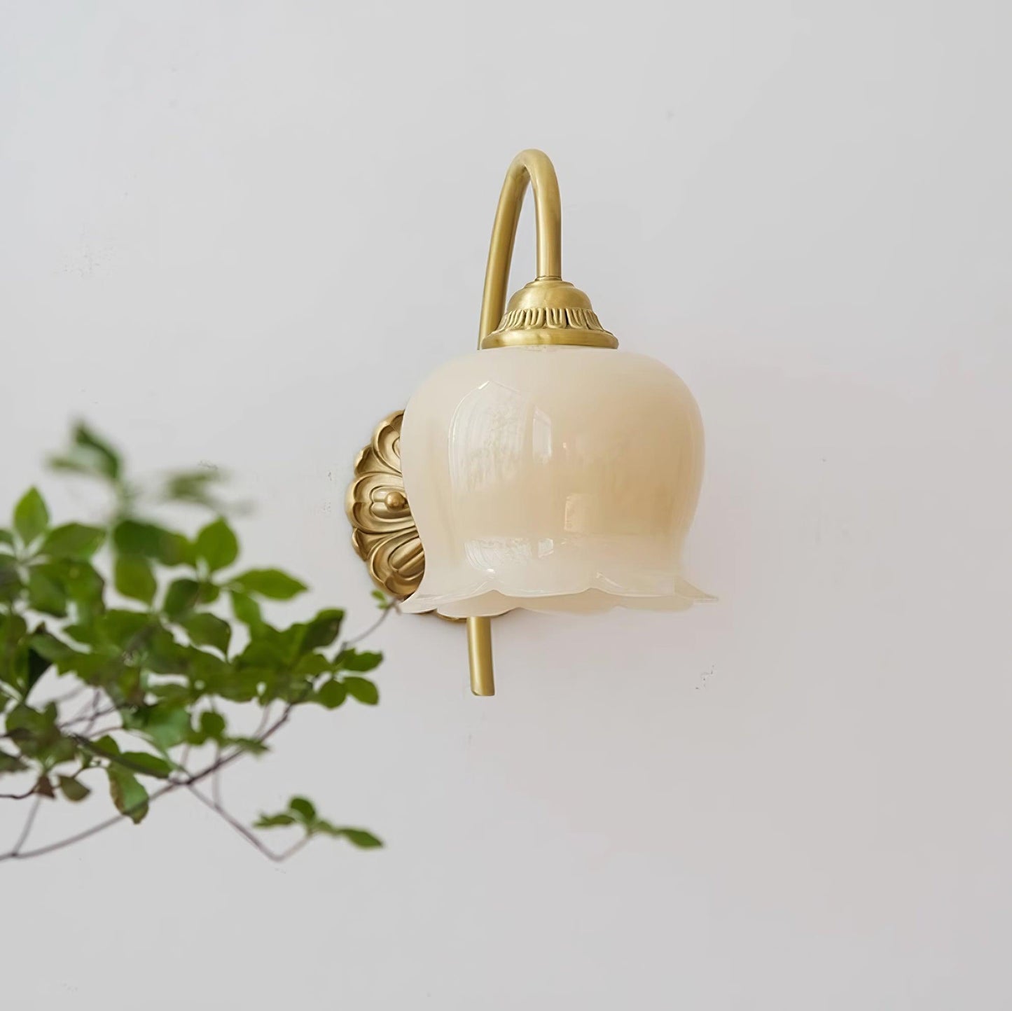 Valley Flower Wall Lamp - Adjustable Brightness, Elegant Floral Design