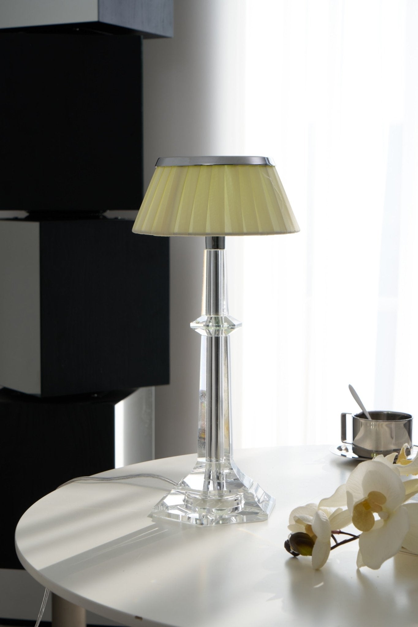Versailles Table Lamp - Adjustable Brightness, Elegant Design