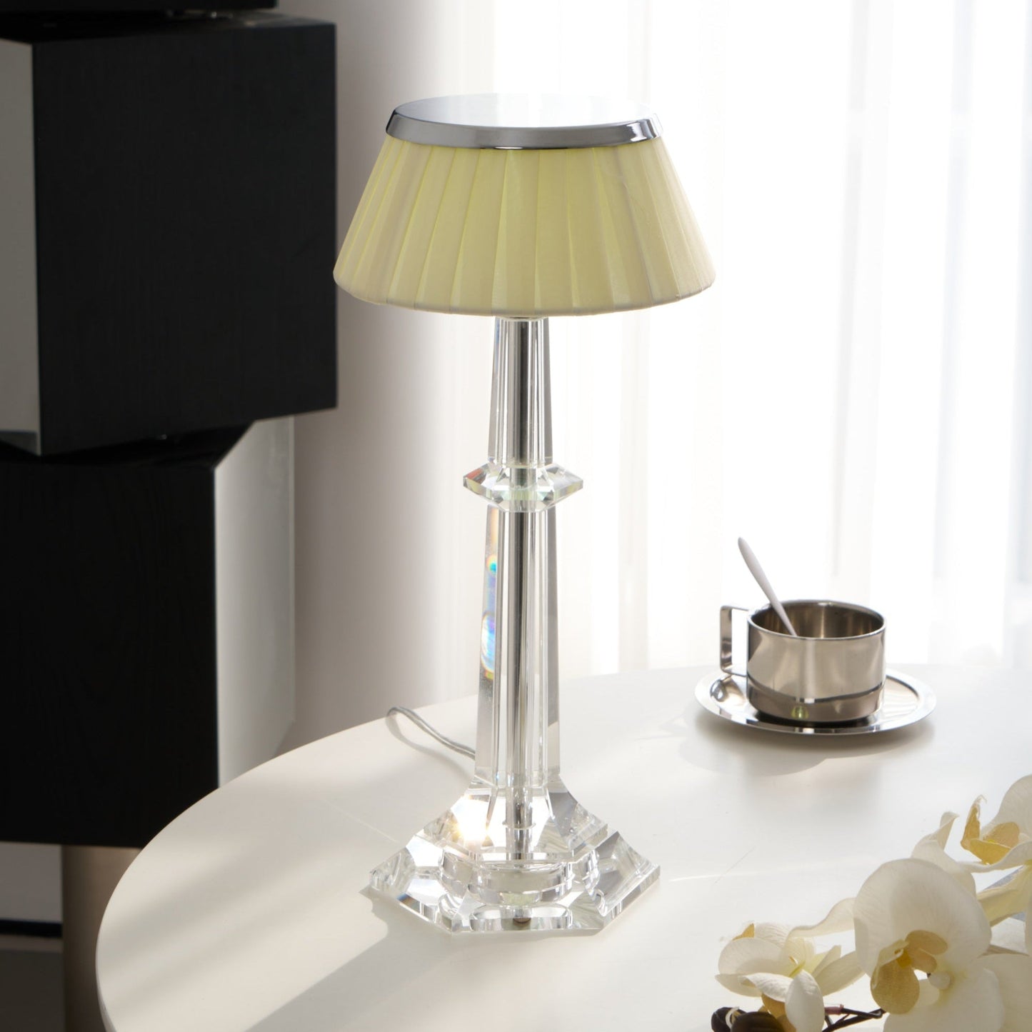 Versailles Table Lamp - Adjustable Brightness, Elegant Design