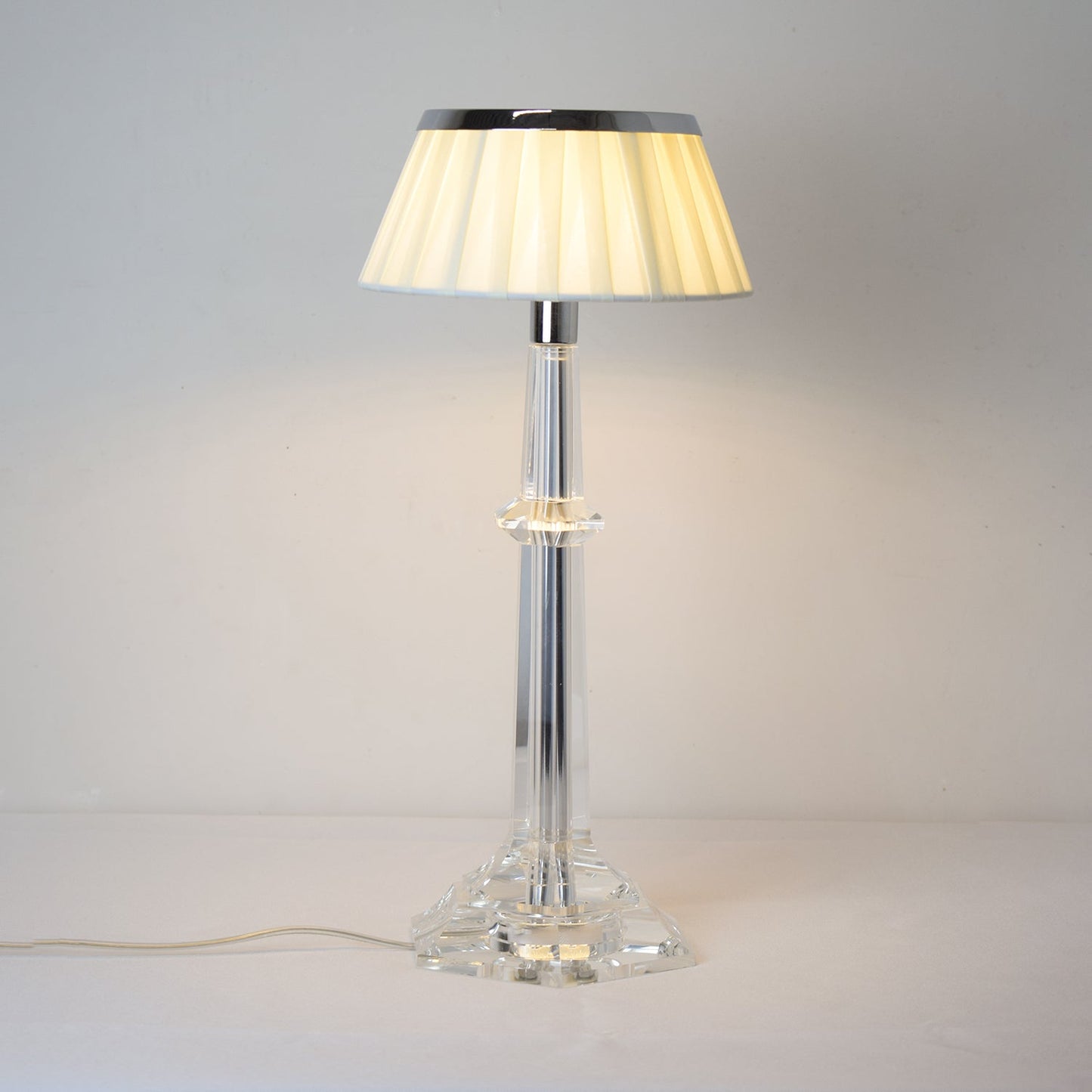 Versailles Table Lamp - Adjustable Brightness, Elegant Design