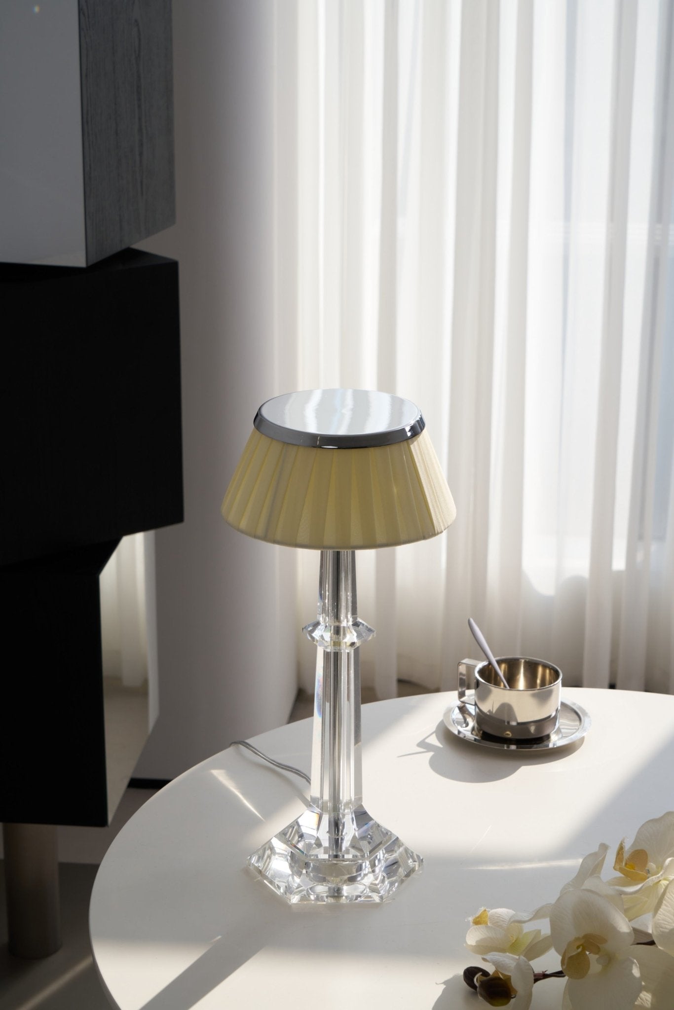Versailles Table Lamp - Adjustable Brightness, Elegant Design