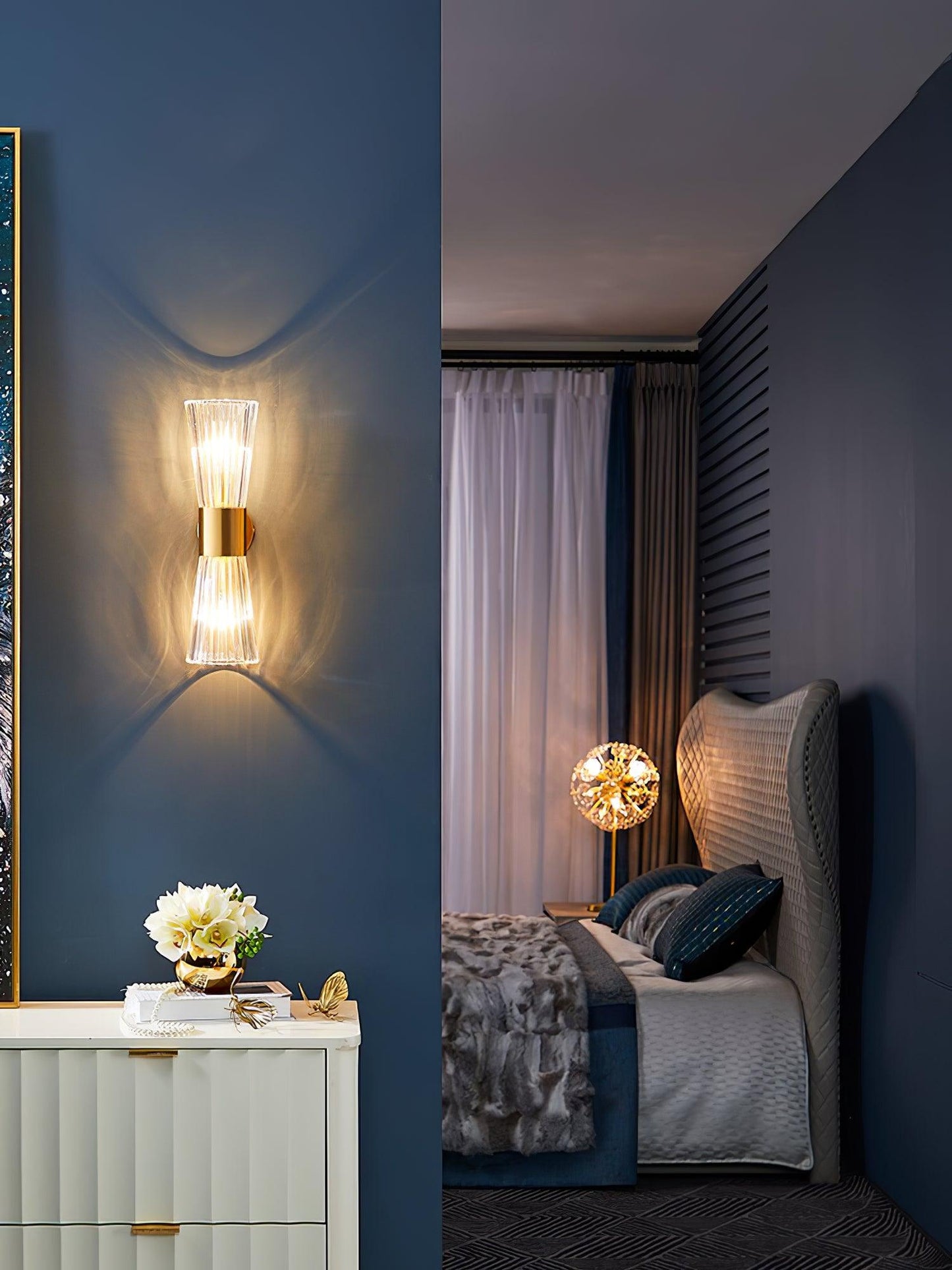Vesta Wall Lamp - Adjustable Brightness, Modern Design for Any Space
