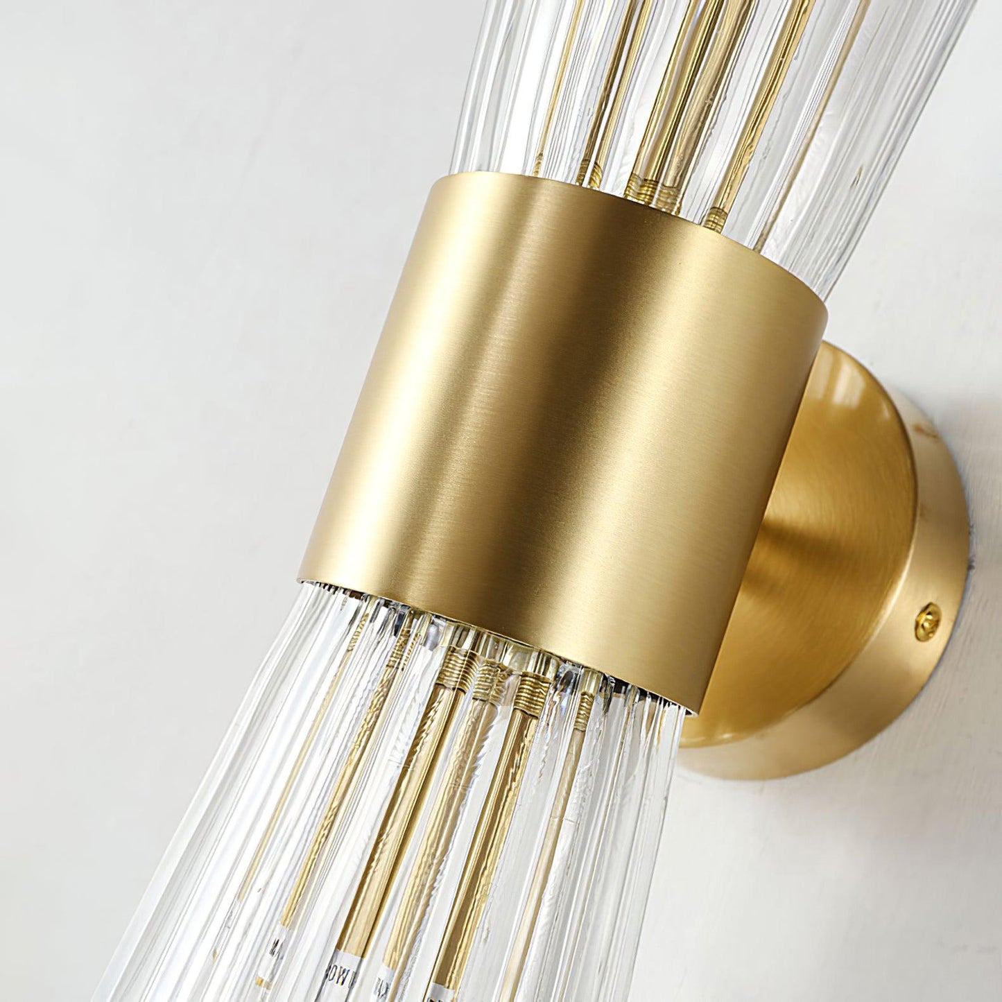 Vesta Wall Lamp - Adjustable Brightness, Modern Design for Any Space