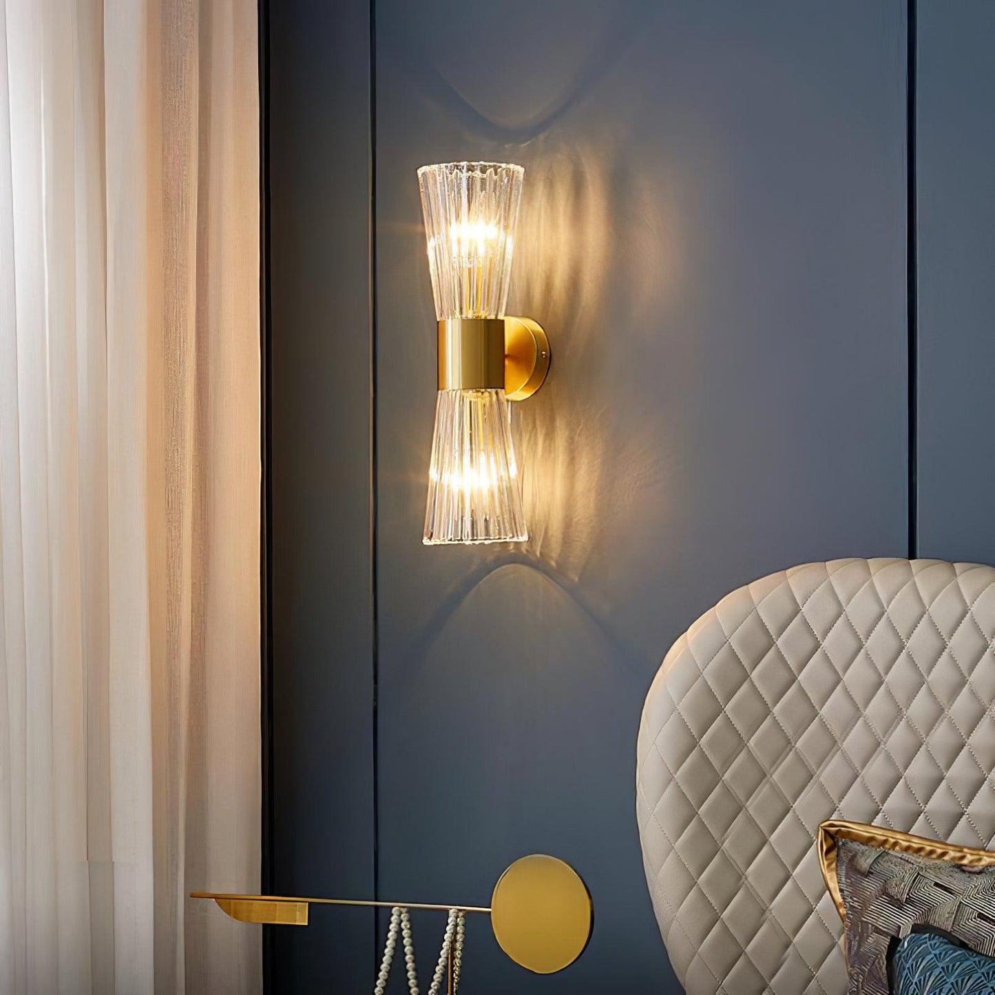 Vesta Wall Lamp - Adjustable Brightness, Modern Design for Any Space