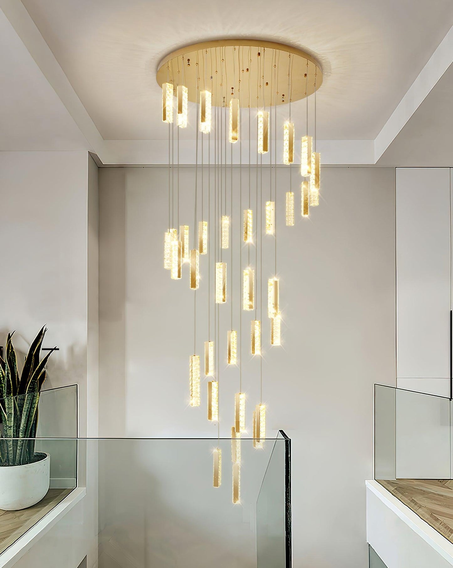 Villa Forci Chandelier - Elegant Crystal Design with Adjustable Height