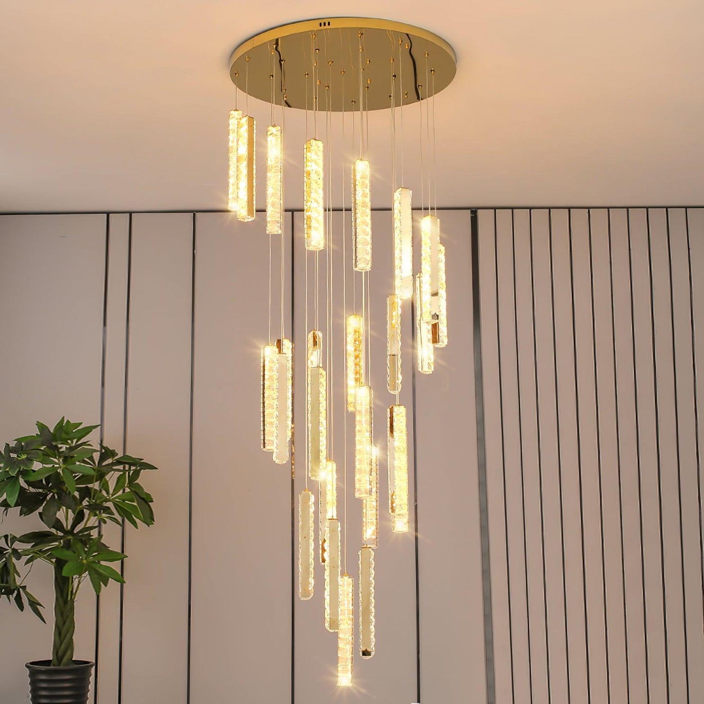 Villa Forci Chandelier - Elegant Crystal Design with Adjustable Height