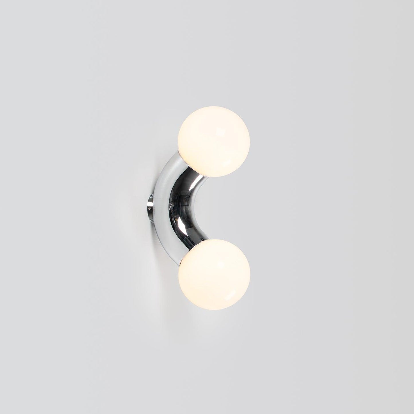 Vine Wall Lamp - Adjustable LED Lighting with Modern Design & Energy E