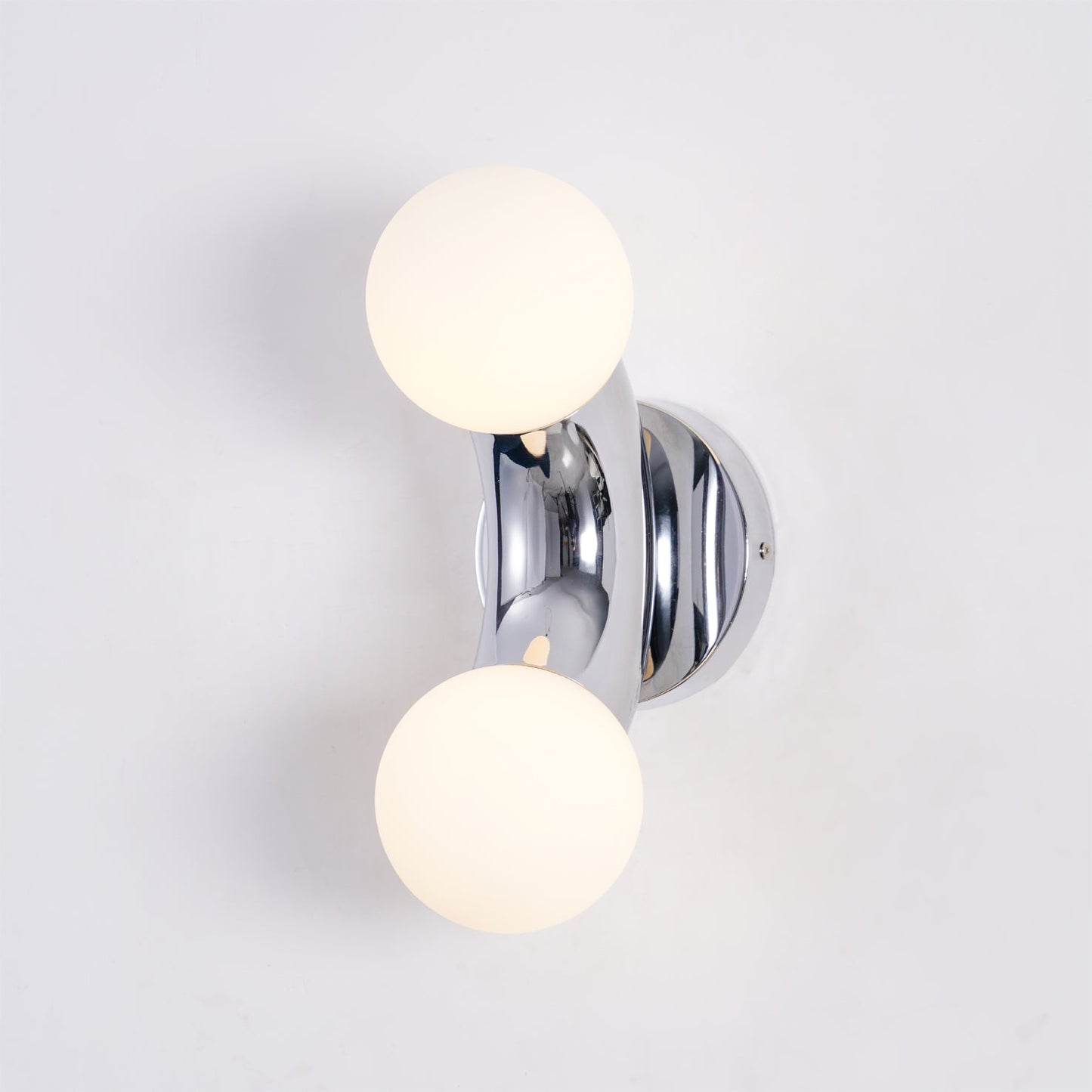 Vine Wall Lamp - Adjustable LED Lighting with Modern Design & Energy E
