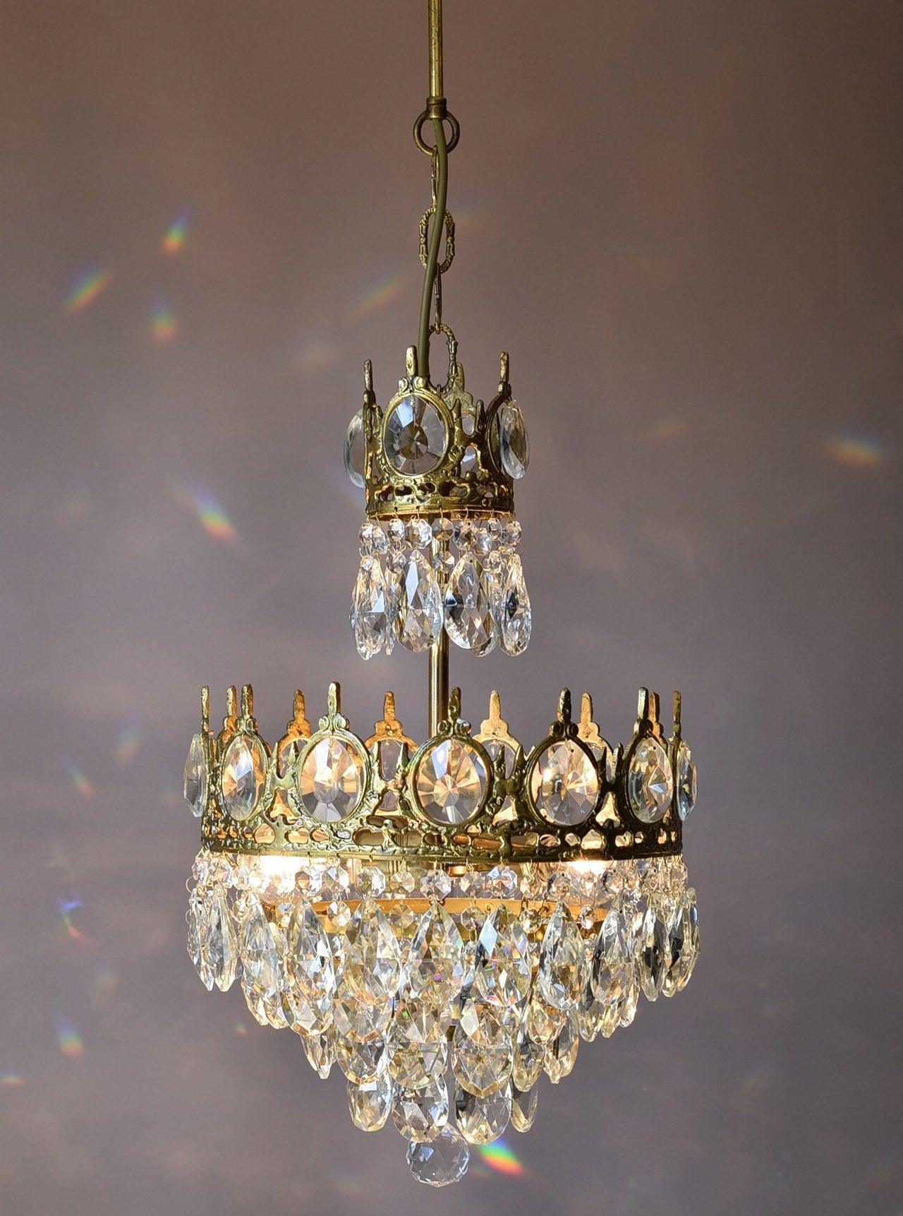 Elegant Vintage Crystal Chandelier - Dimmable, Easy Installation