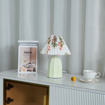 Elegant Vintage Pleated Table Lamp with Adjustable Brightness and Soft