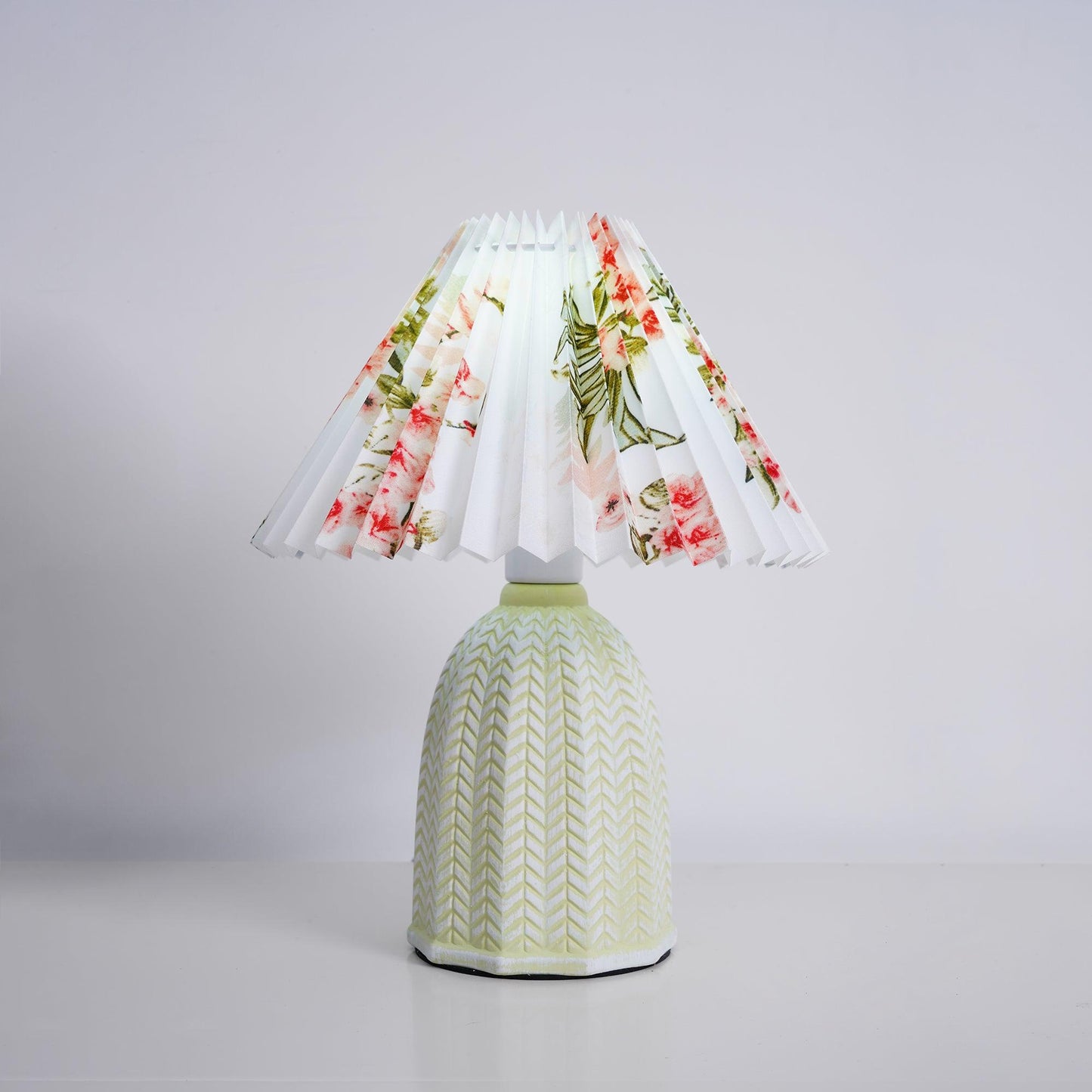 Elegant Vintage Pleated Table Lamp with Adjustable Brightness and Soft
