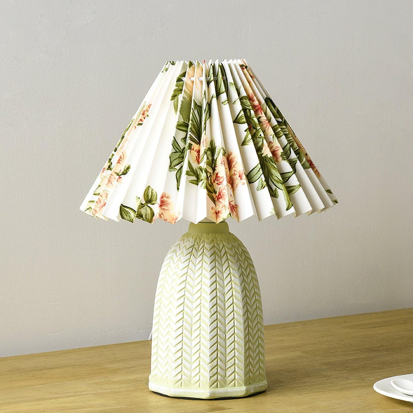 Elegant Vintage Pleated Table Lamp with Adjustable Brightness and Soft