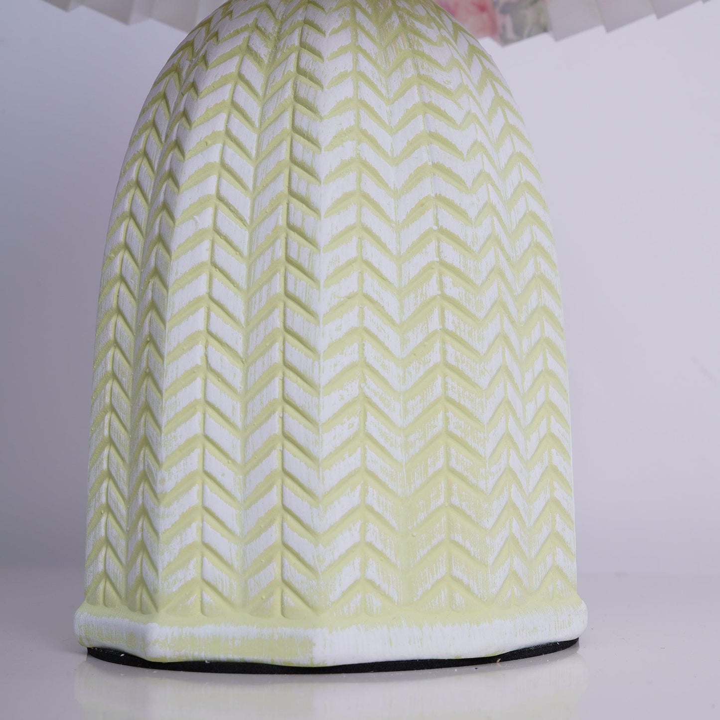Elegant Vintage Pleated Table Lamp with Adjustable Brightness and Soft