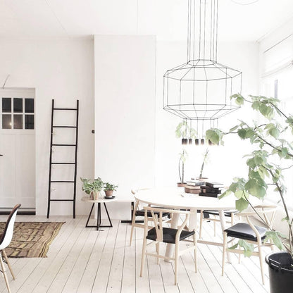 Geometric Lines Pendant Lamp - Adjustable Height, Energy-Efficient LED