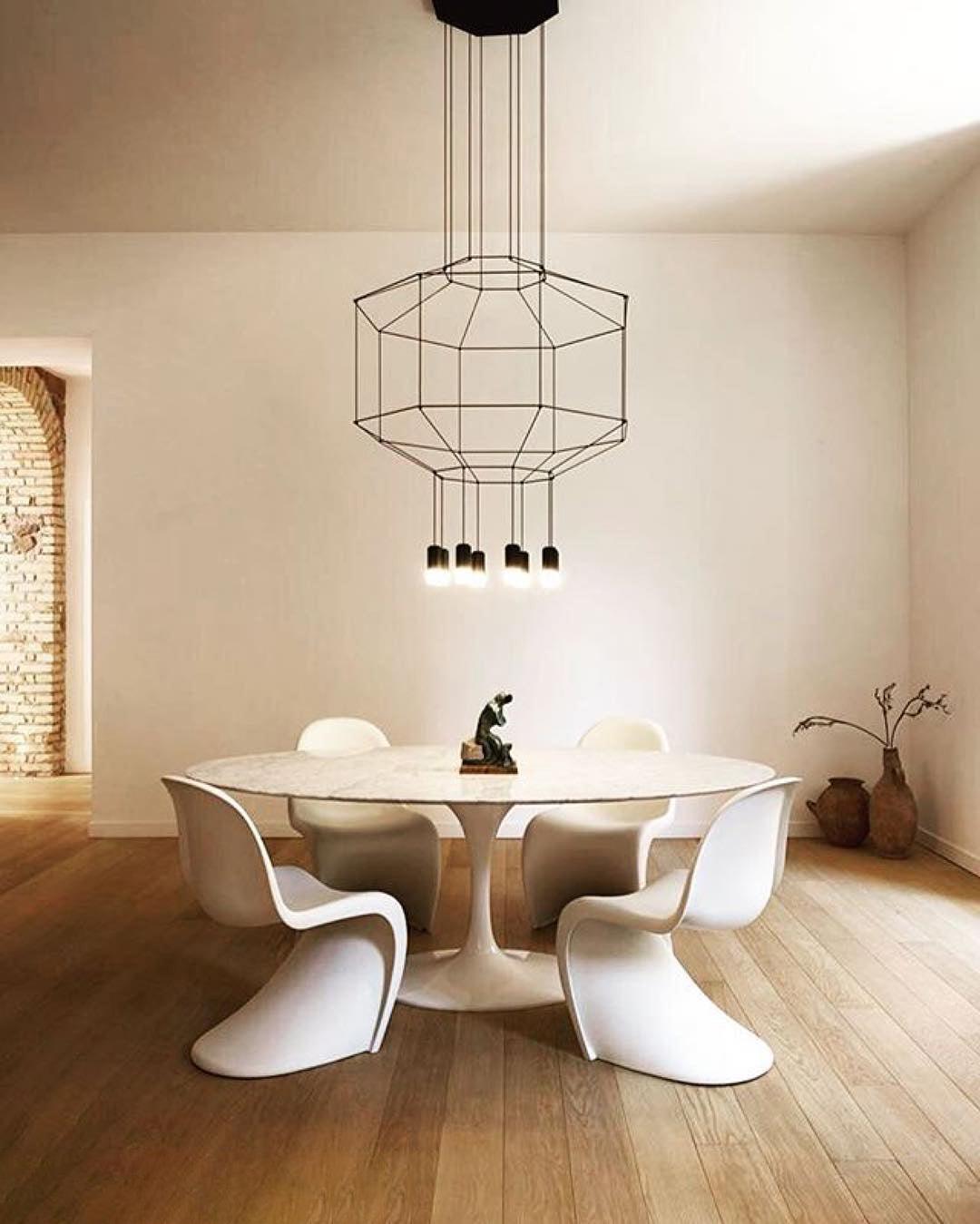 Geometric Lines Pendant Lamp - Adjustable Height, Energy-Efficient LED