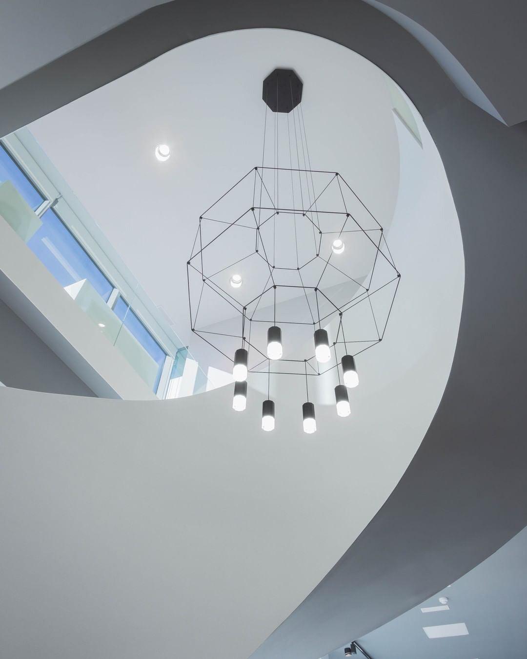 Geometric Lines Pendant Lamp - Adjustable Height, Energy-Efficient LED
