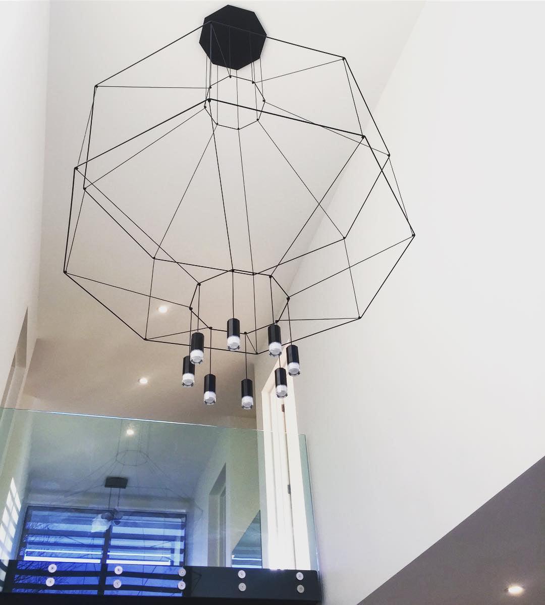 Geometric Lines Pendant Lamp - Adjustable Height, Energy-Efficient LED