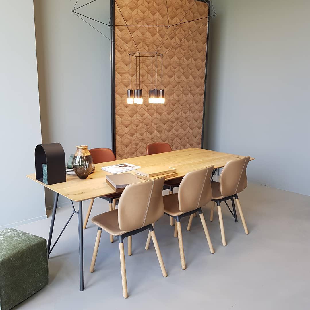 Geometric Lines Pendant Lamp - Adjustable Height, Energy-Efficient LED