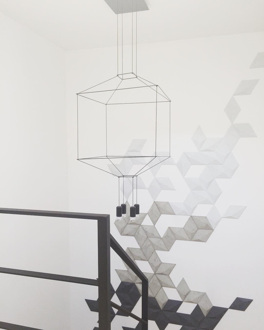 Geometric Lines Pendant Lamp - Adjustable Height, Energy-Efficient LED