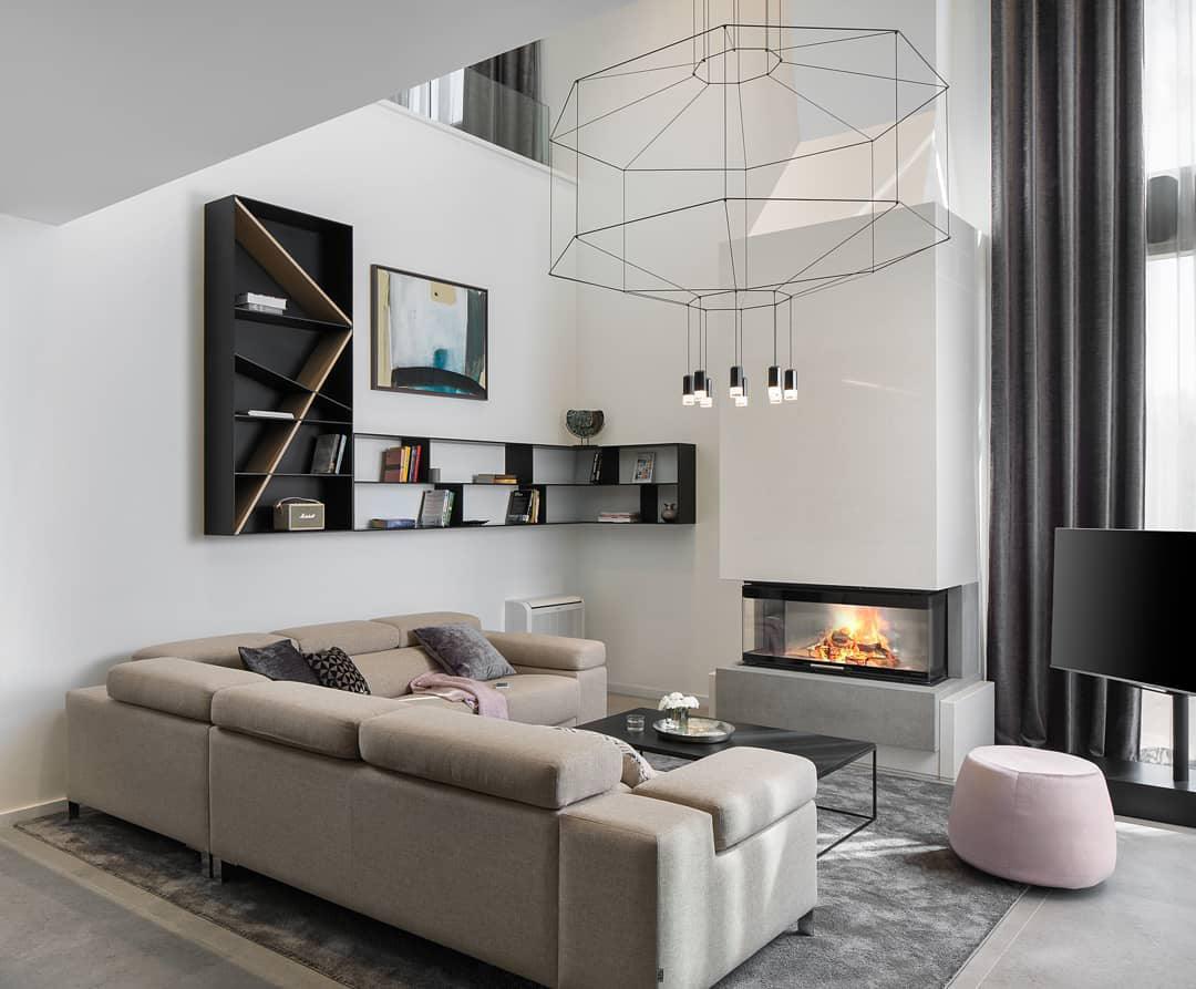 Geometric Lines Pendant Lamp - Adjustable Height, Energy-Efficient LED