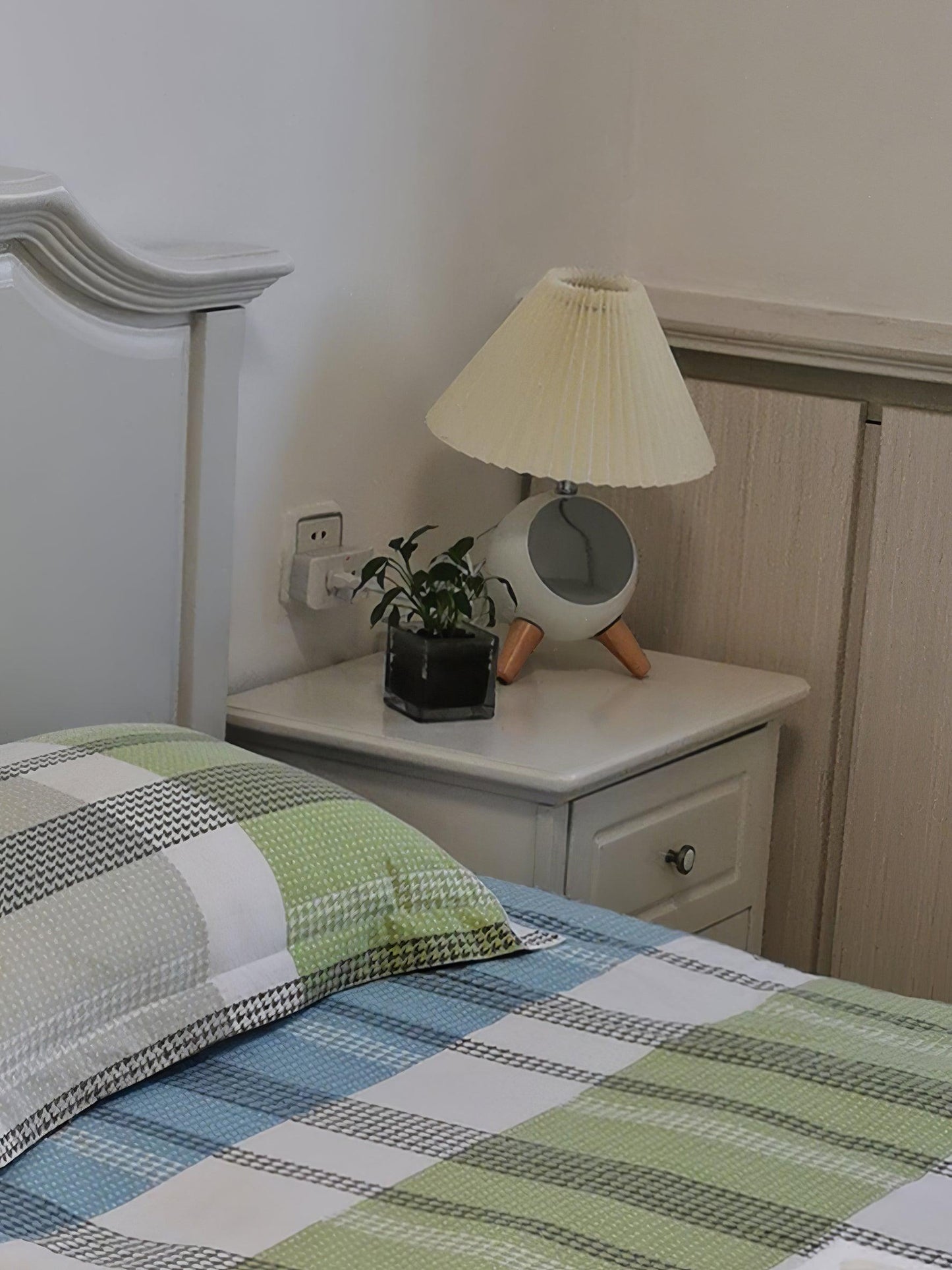 Elegant Wood Small Table Lamp with Adjustable Brightness and USB Port