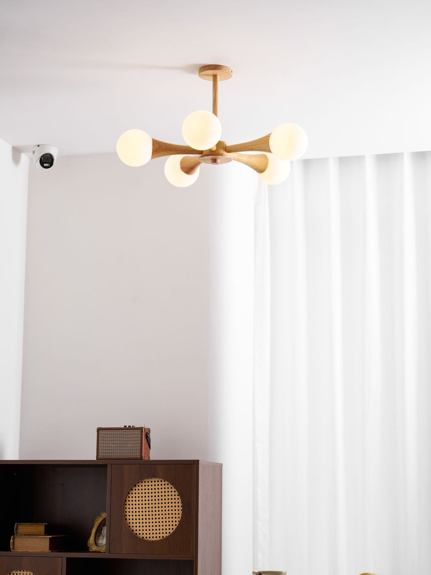Elegant Wooden Nera Chandelier - Adjustable Height, Energy Efficient